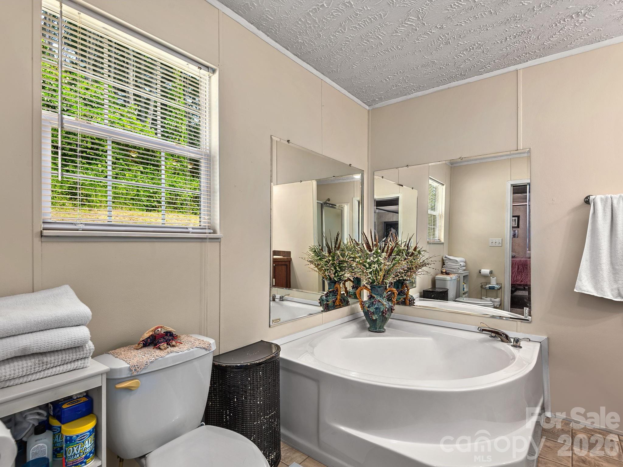 380 Green Acres Drive Property Photo 11