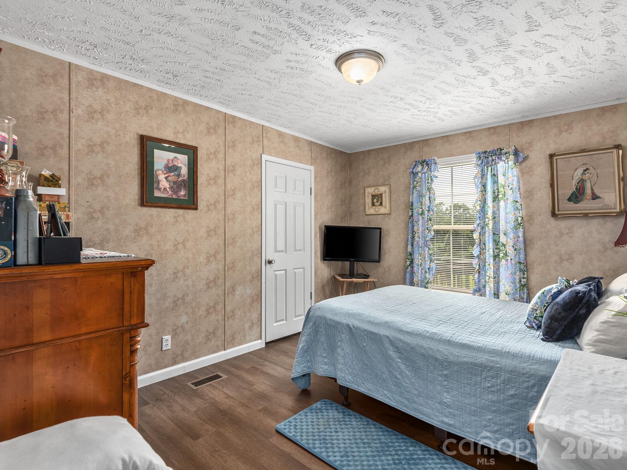 380 Green Acres Drive Property Photo 15