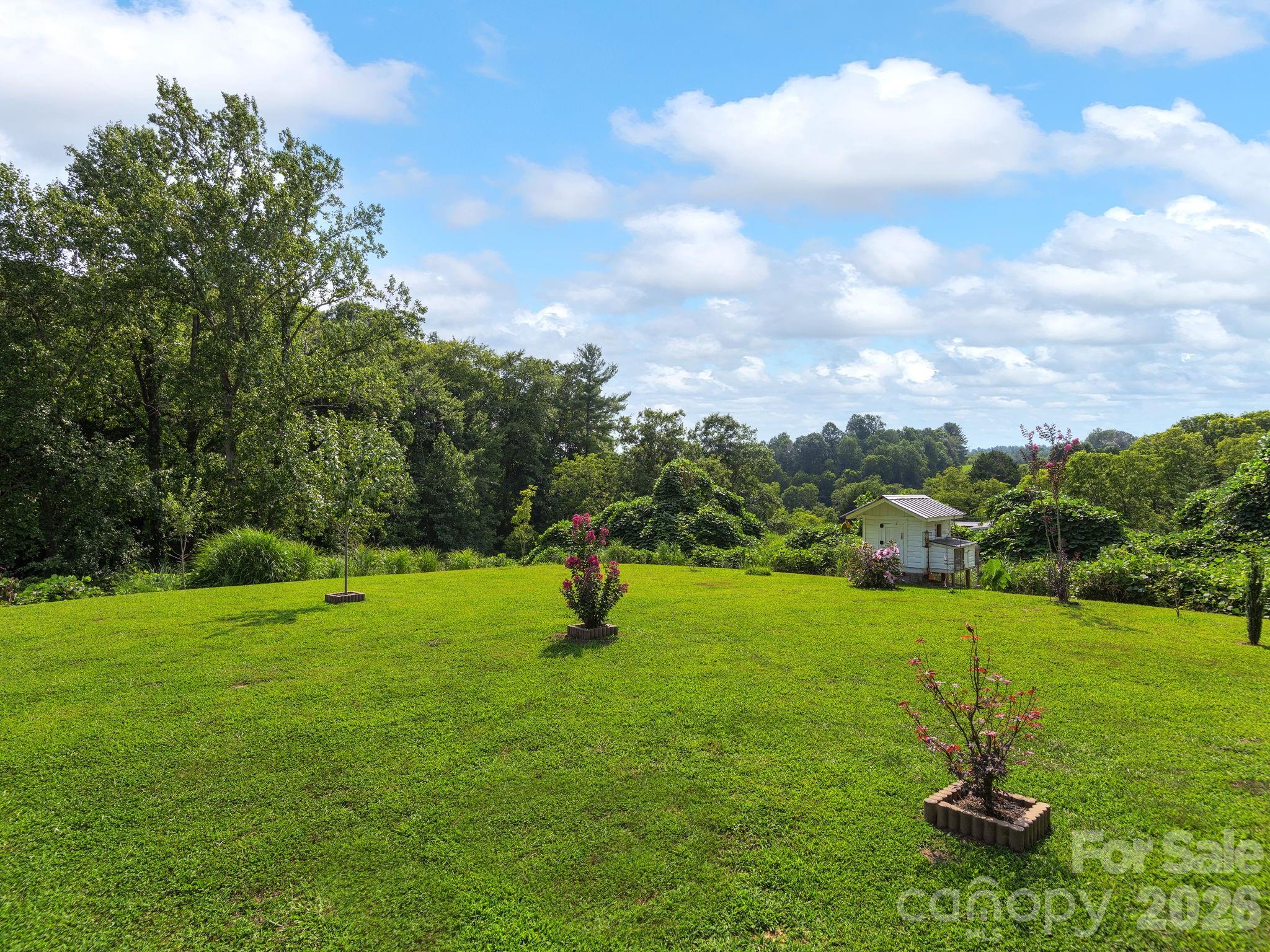 380 Green Acres Drive Property Photo 16