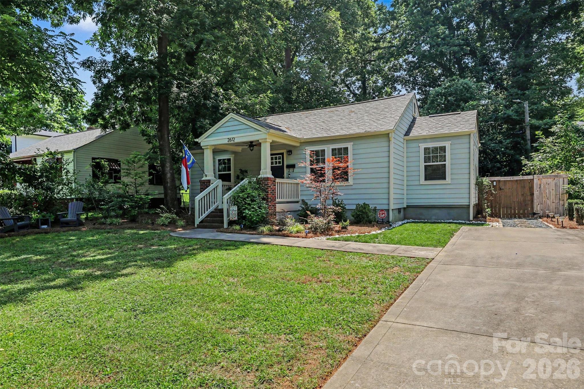 2612 Roslyn Avenue Property Photo 3