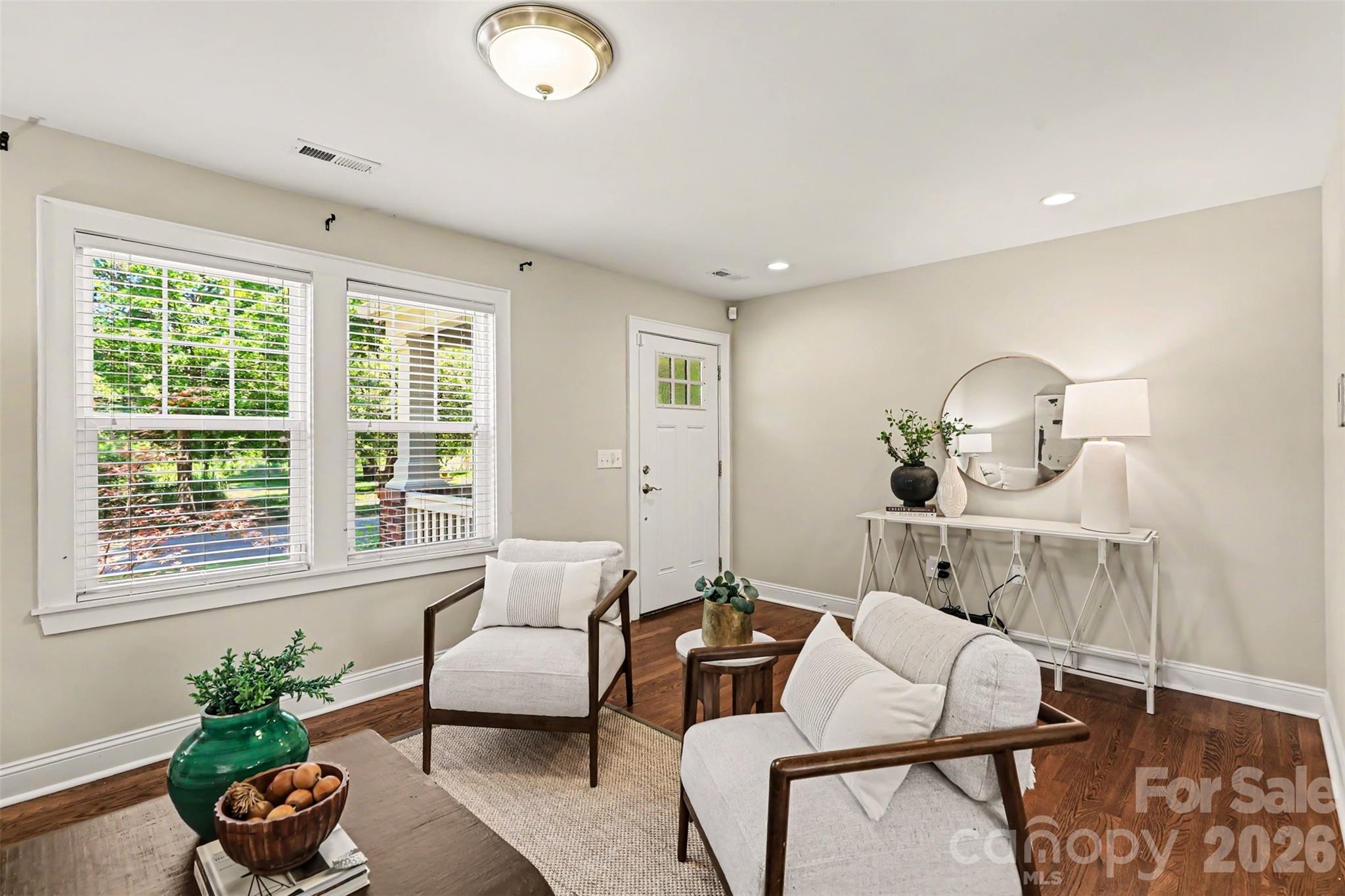 2612 Roslyn Avenue Property Photo 6