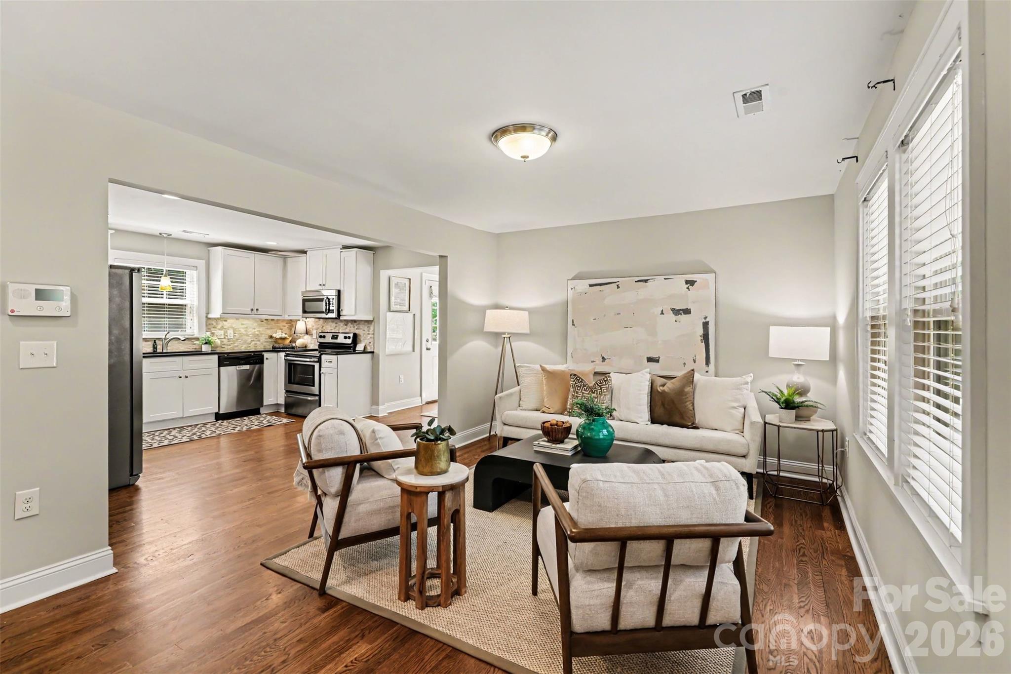 2612 Roslyn Avenue Property Photo 7