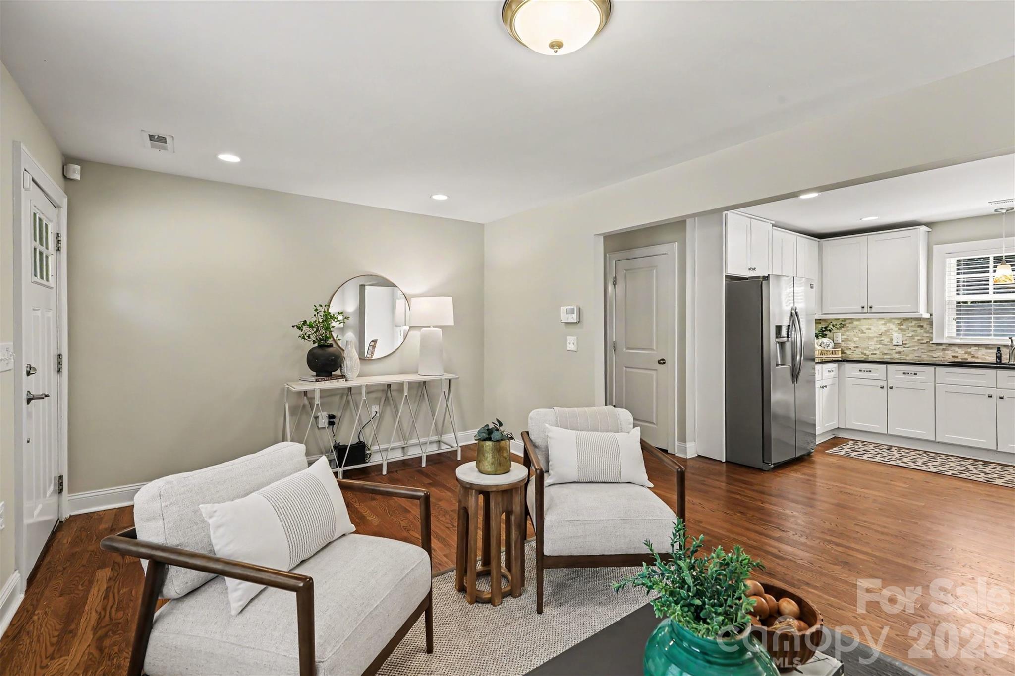 2612 Roslyn Avenue Property Photo 8