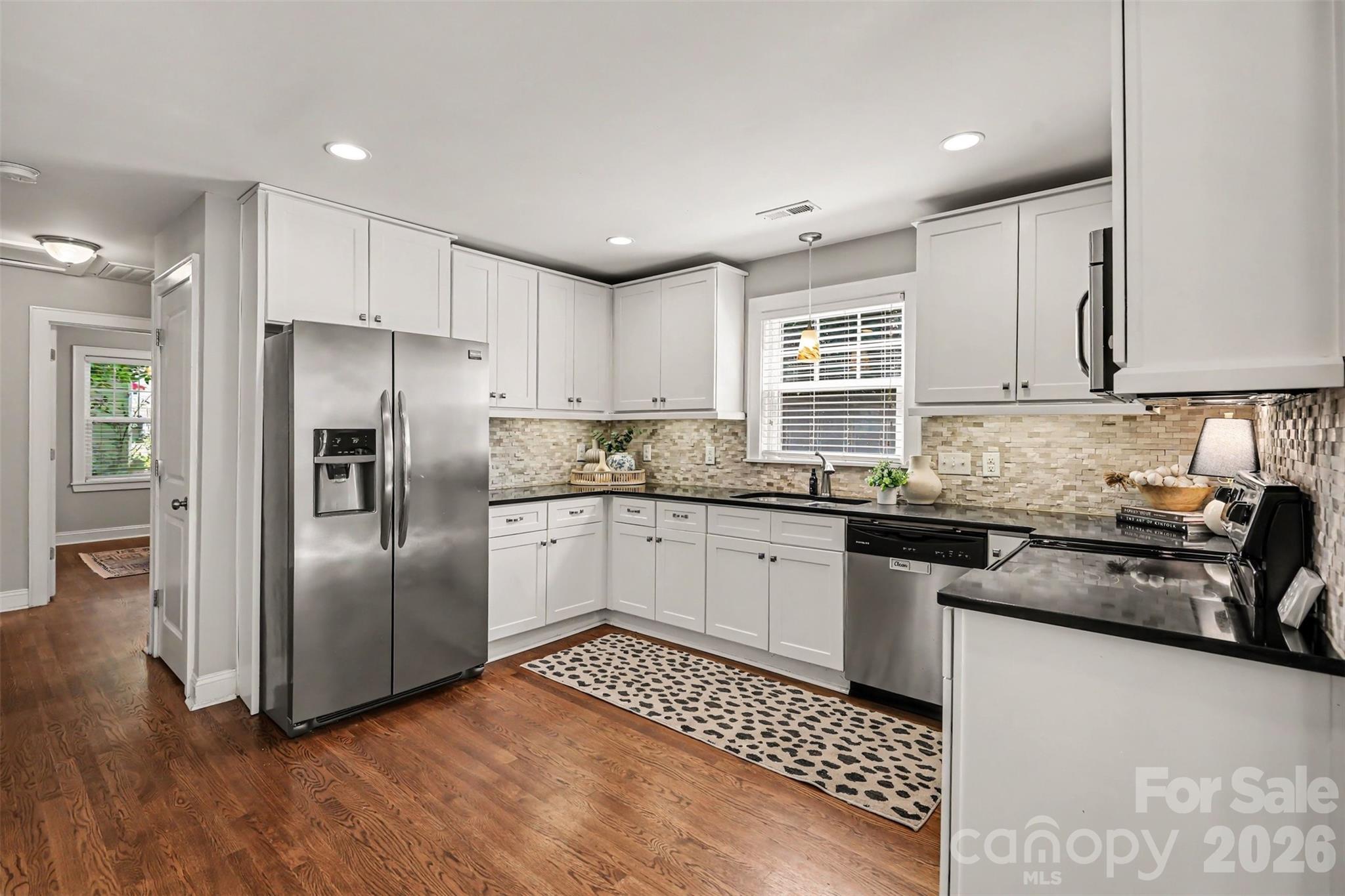 2612 Roslyn Avenue Property Photo 10