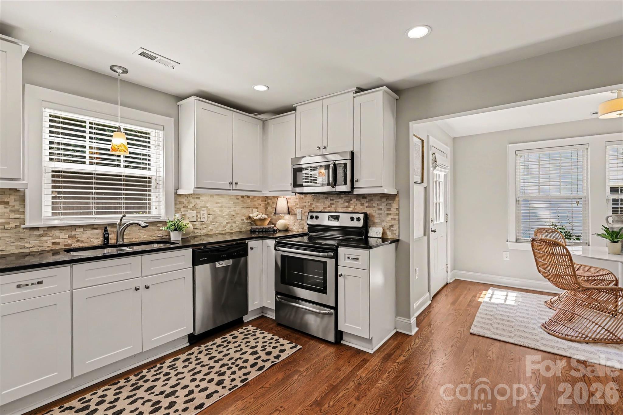 2612 Roslyn Avenue Property Photo 11