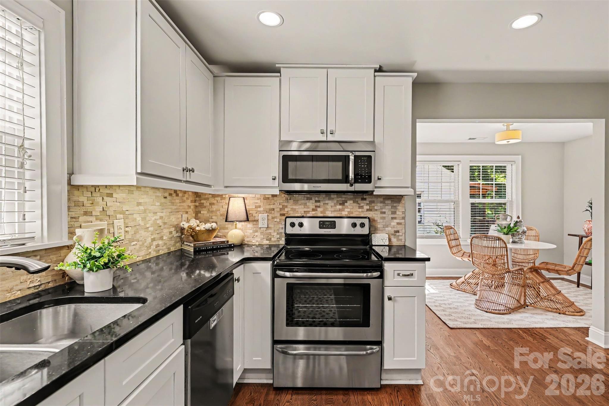 2612 Roslyn Avenue Property Photo 13