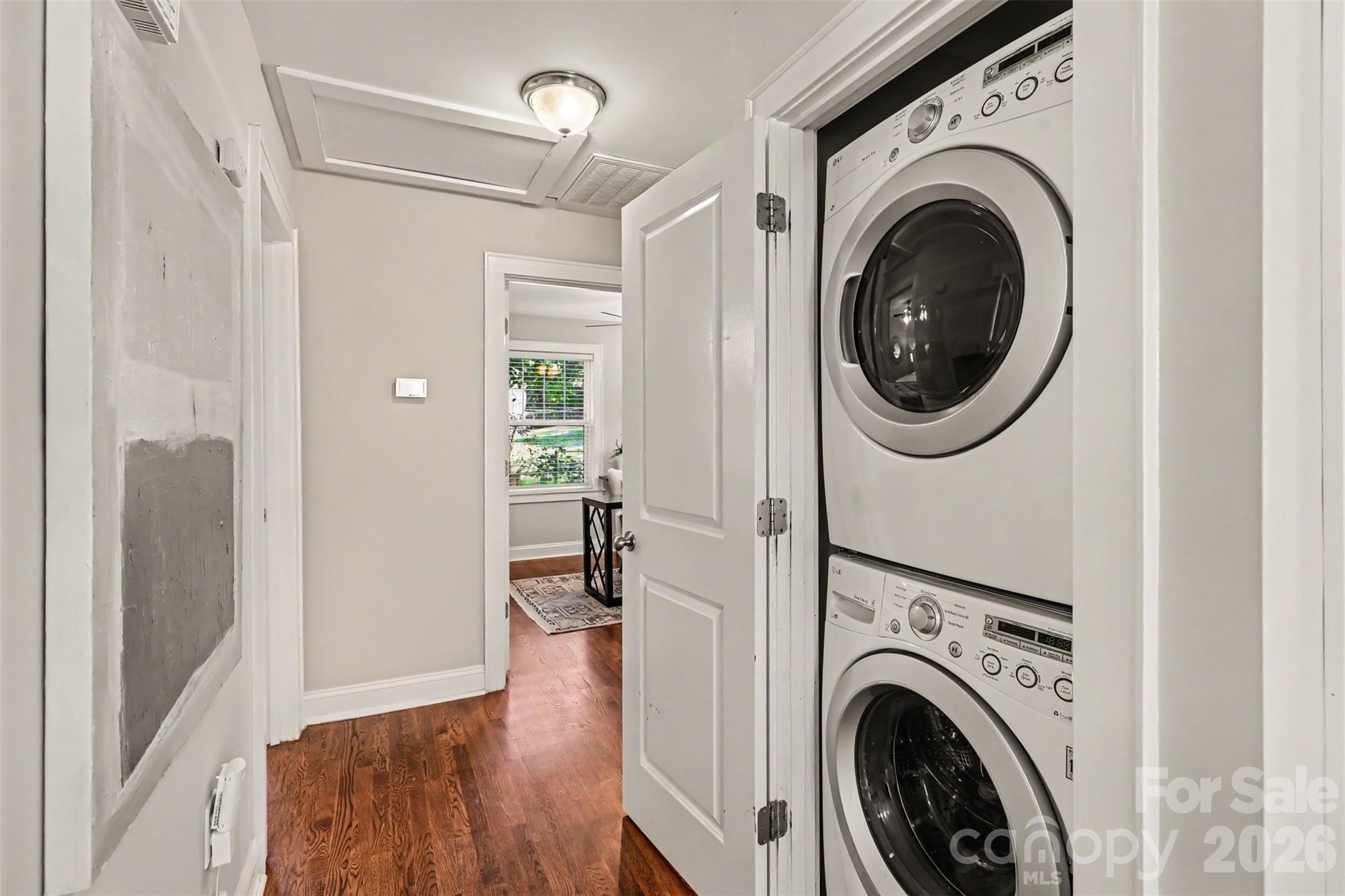 2612 Roslyn Avenue Property Photo 18