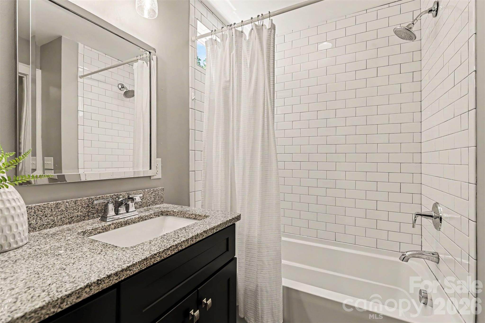 2612 Roslyn Avenue Property Photo 23