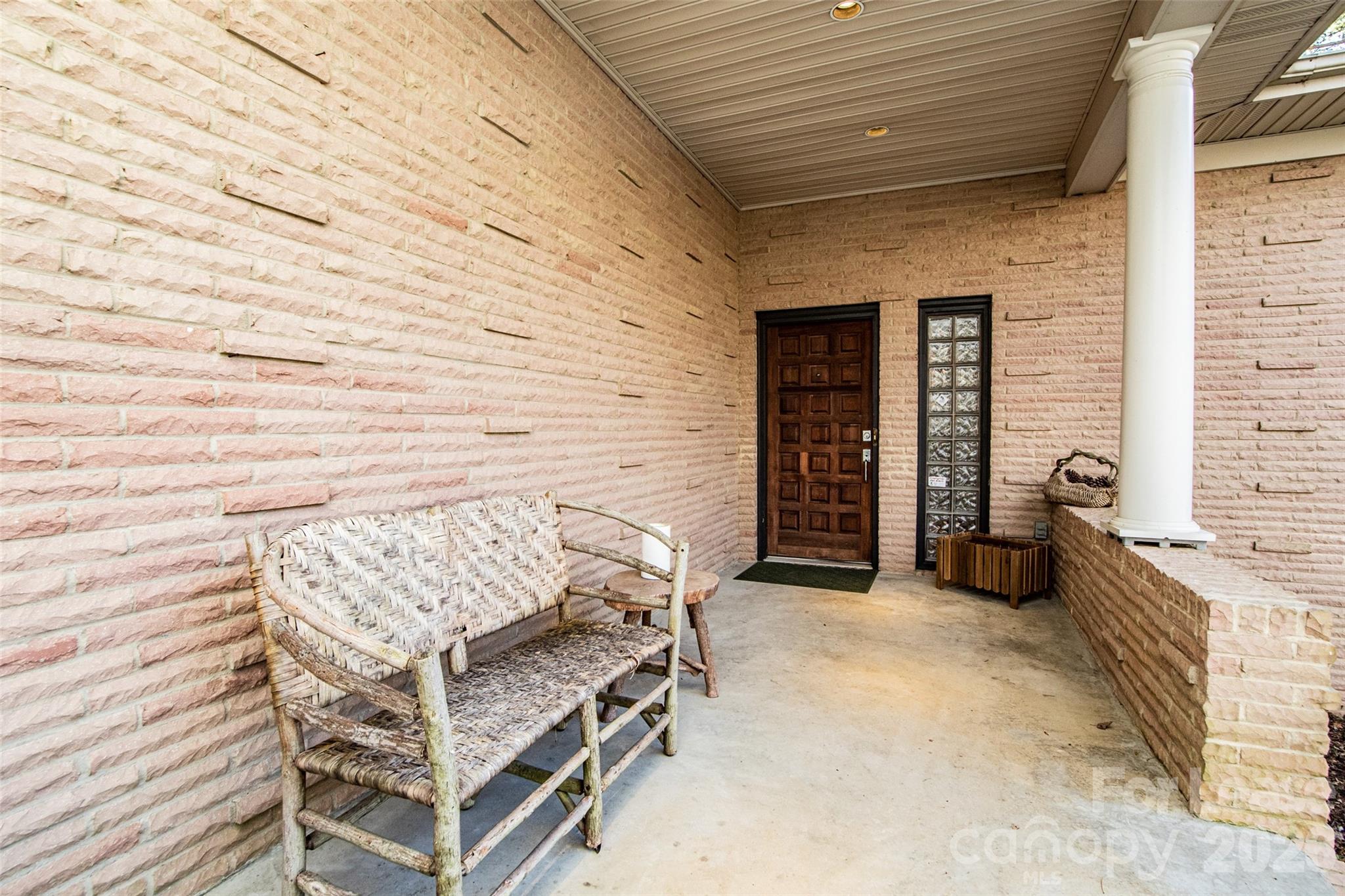 3911 Lakeside Drive Property Photo 7