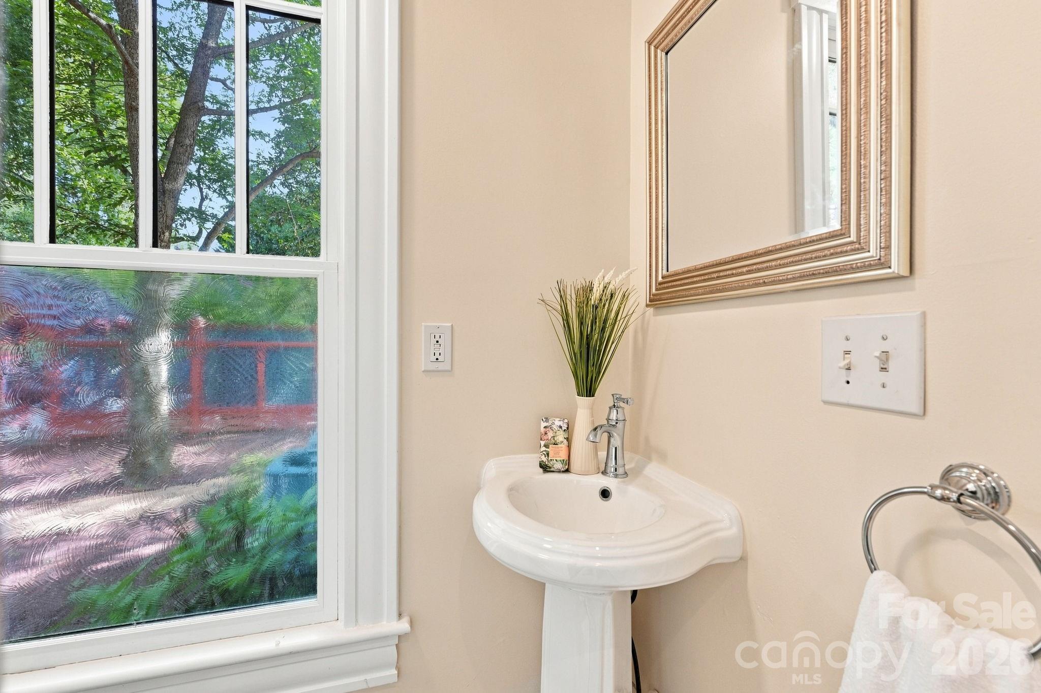 559 N Main Street Property Photo 23
