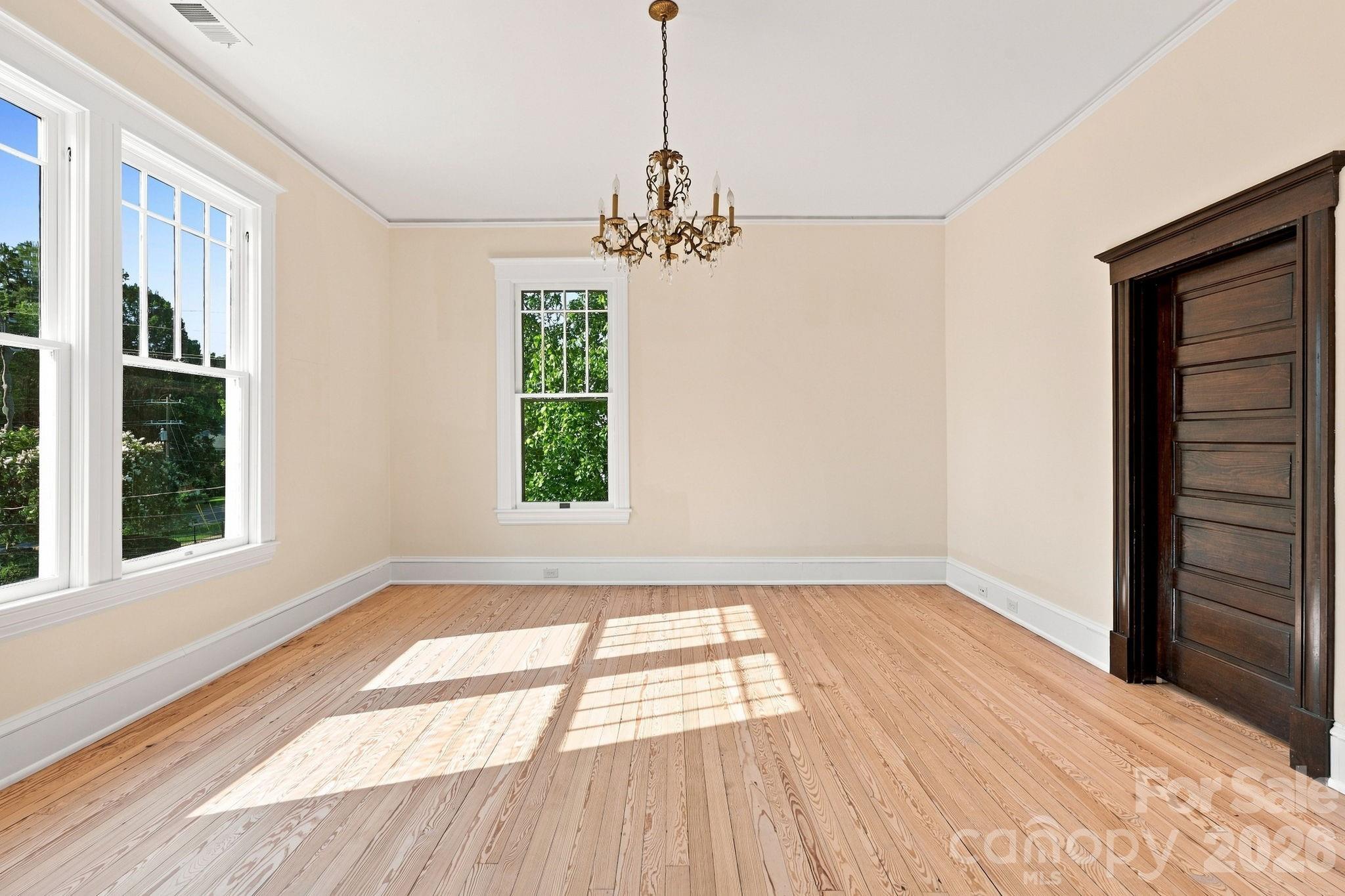 559 N Main Street Property Photo 24