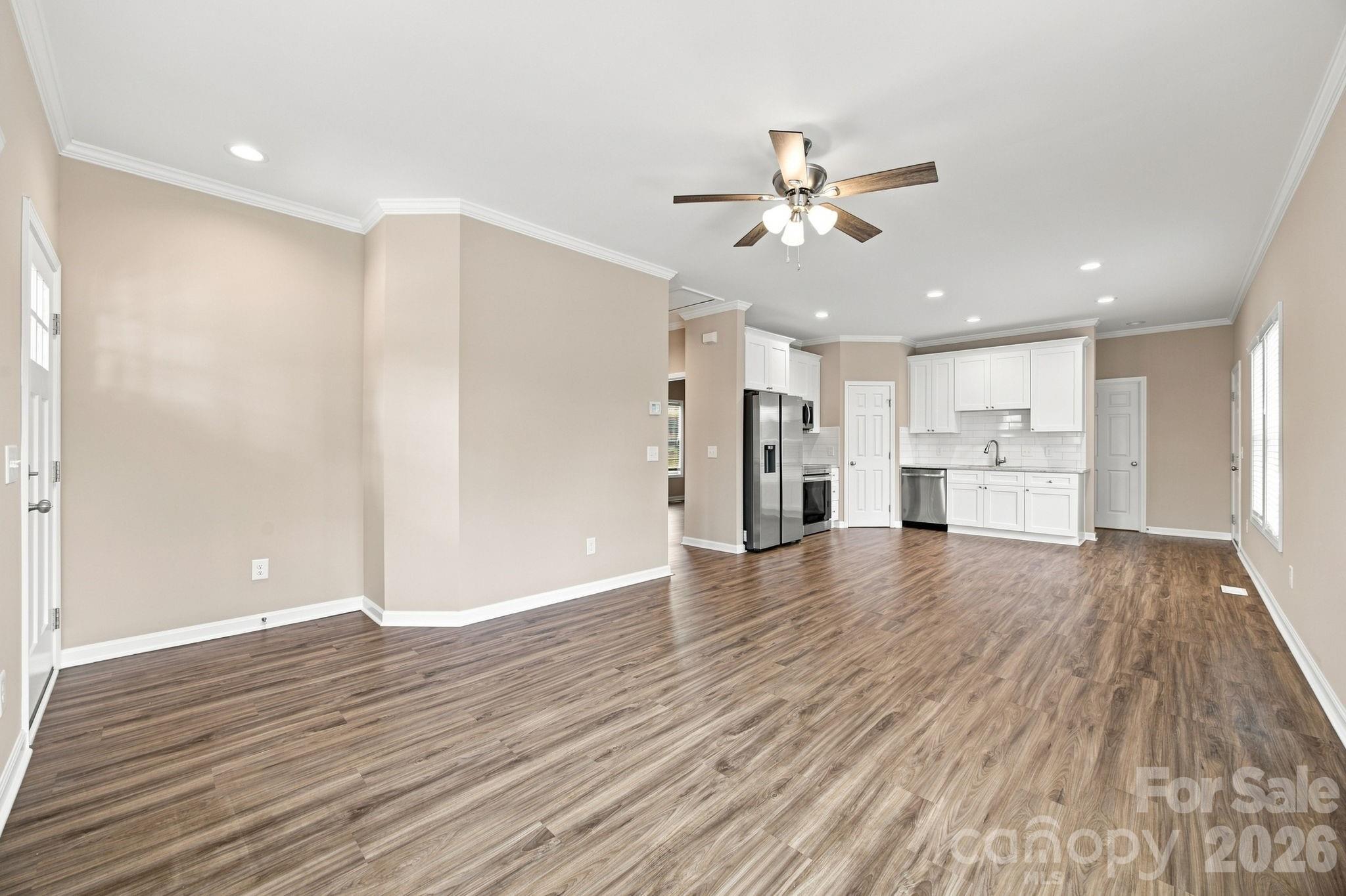 221 York Avenue Property Photo 12
