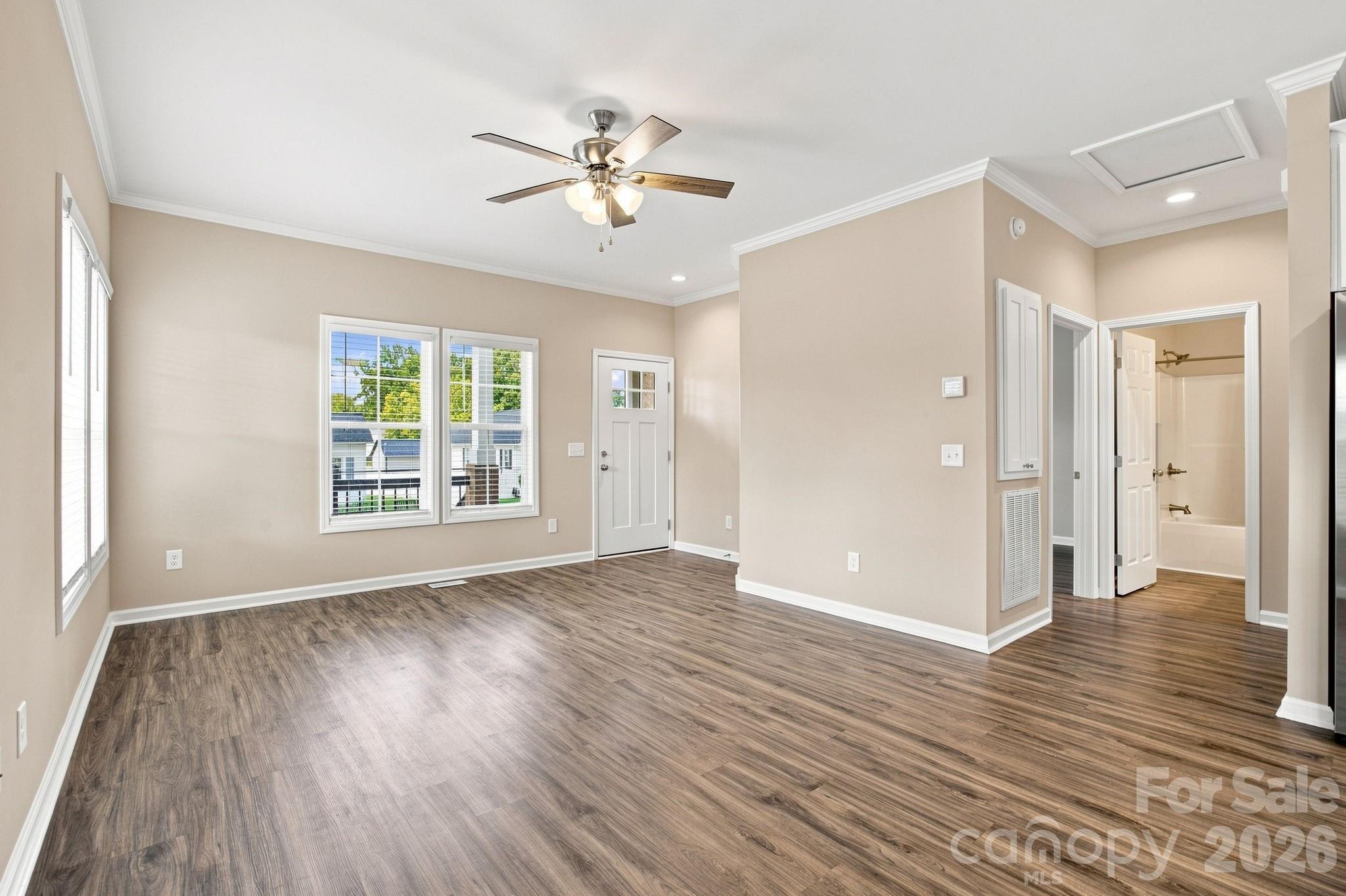 221 York Avenue Property Photo 15