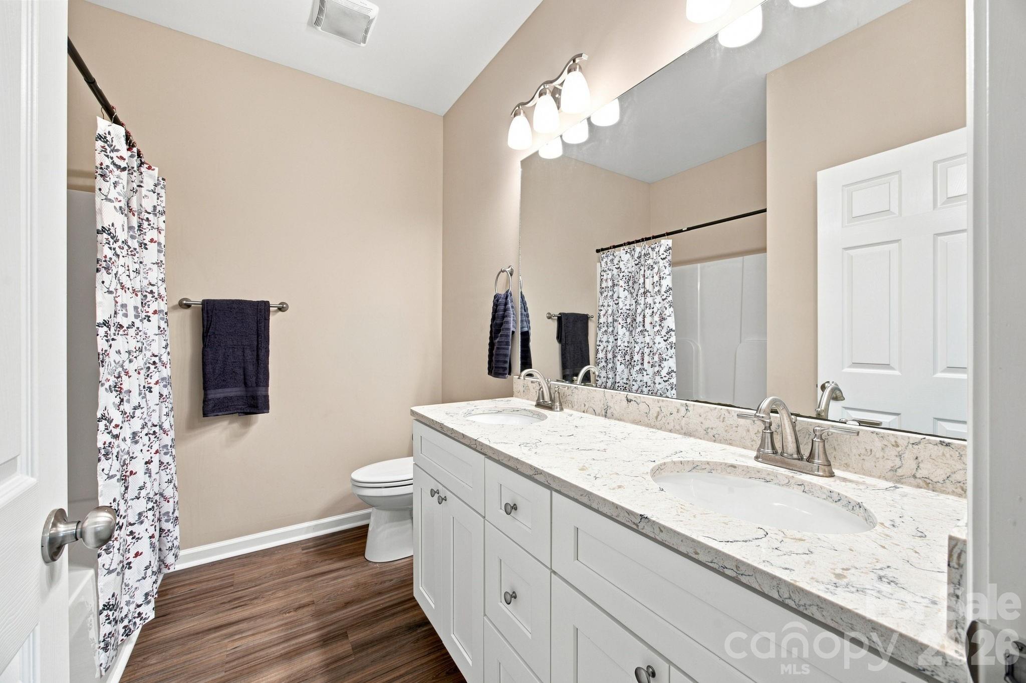 221 York Avenue Property Photo 18