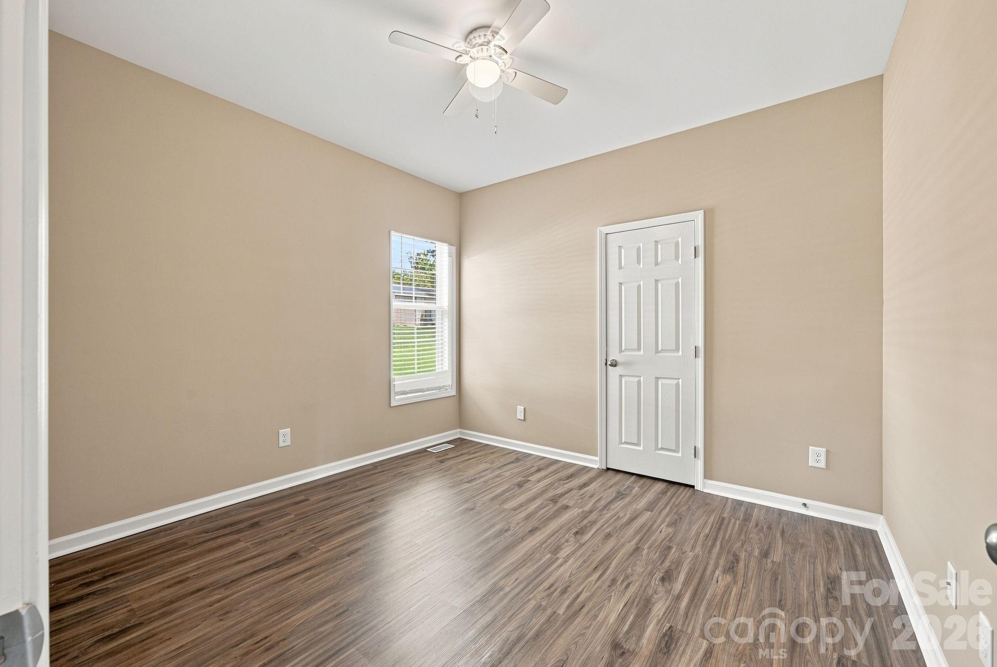 221 York Avenue Property Photo 24