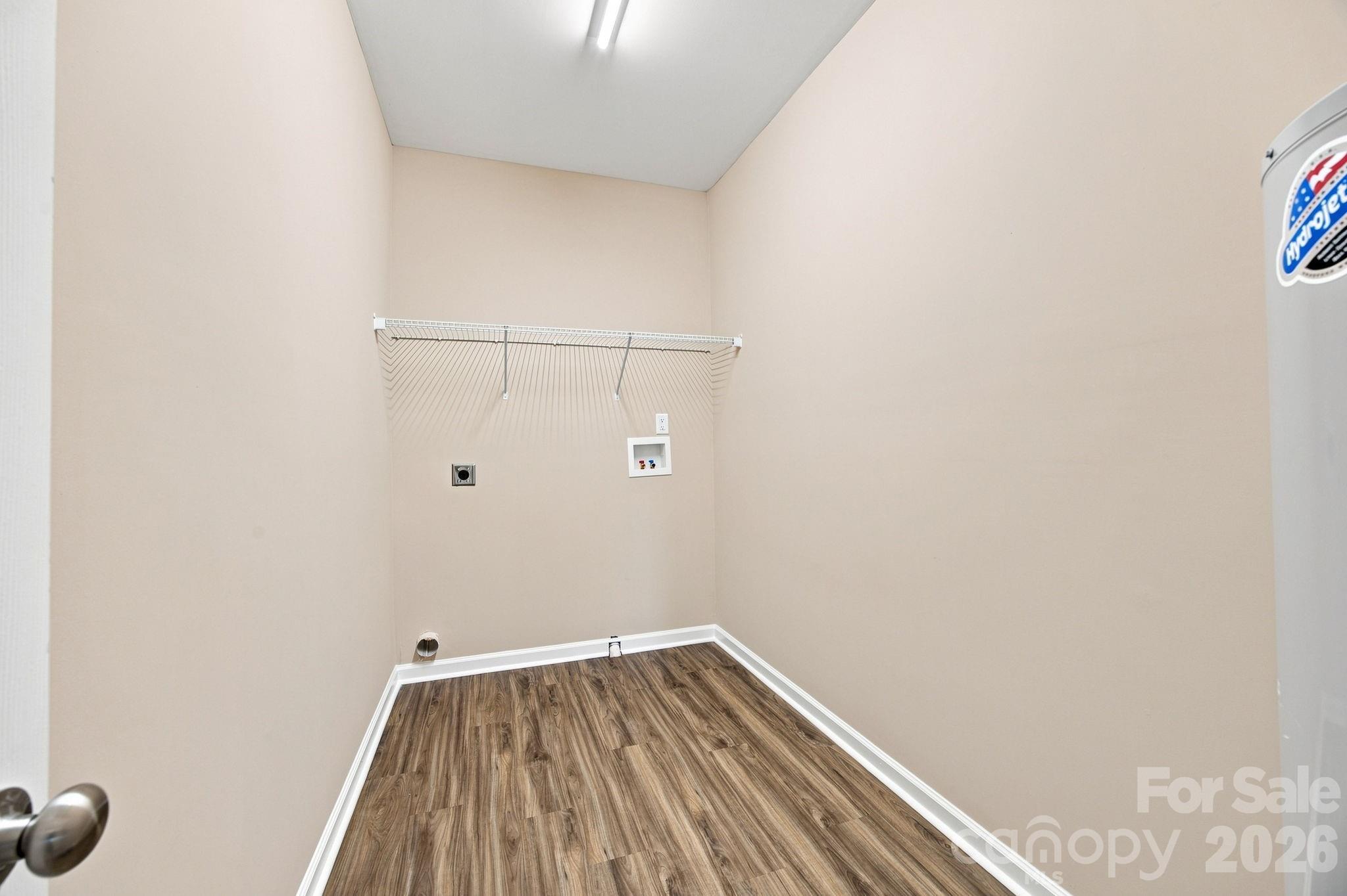 221 York Avenue Property Photo 26