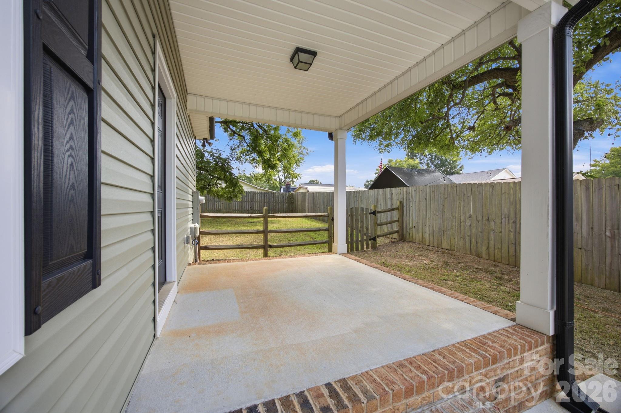 221 York Avenue Property Photo 29