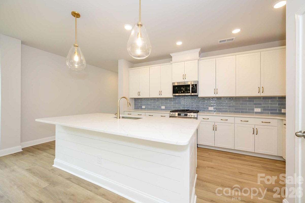 10034 Mamillion Drive Property Photo 1