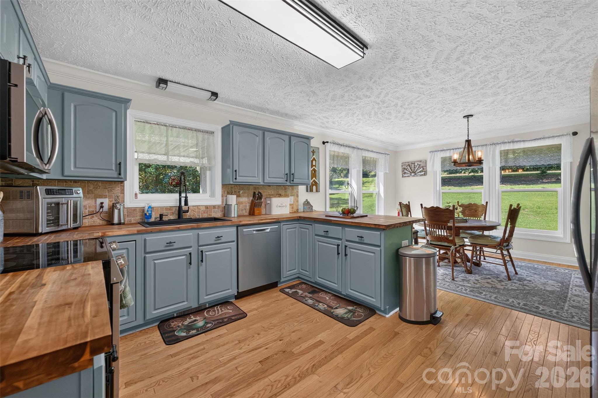 618 Indian Hill Road Property Photo 6
