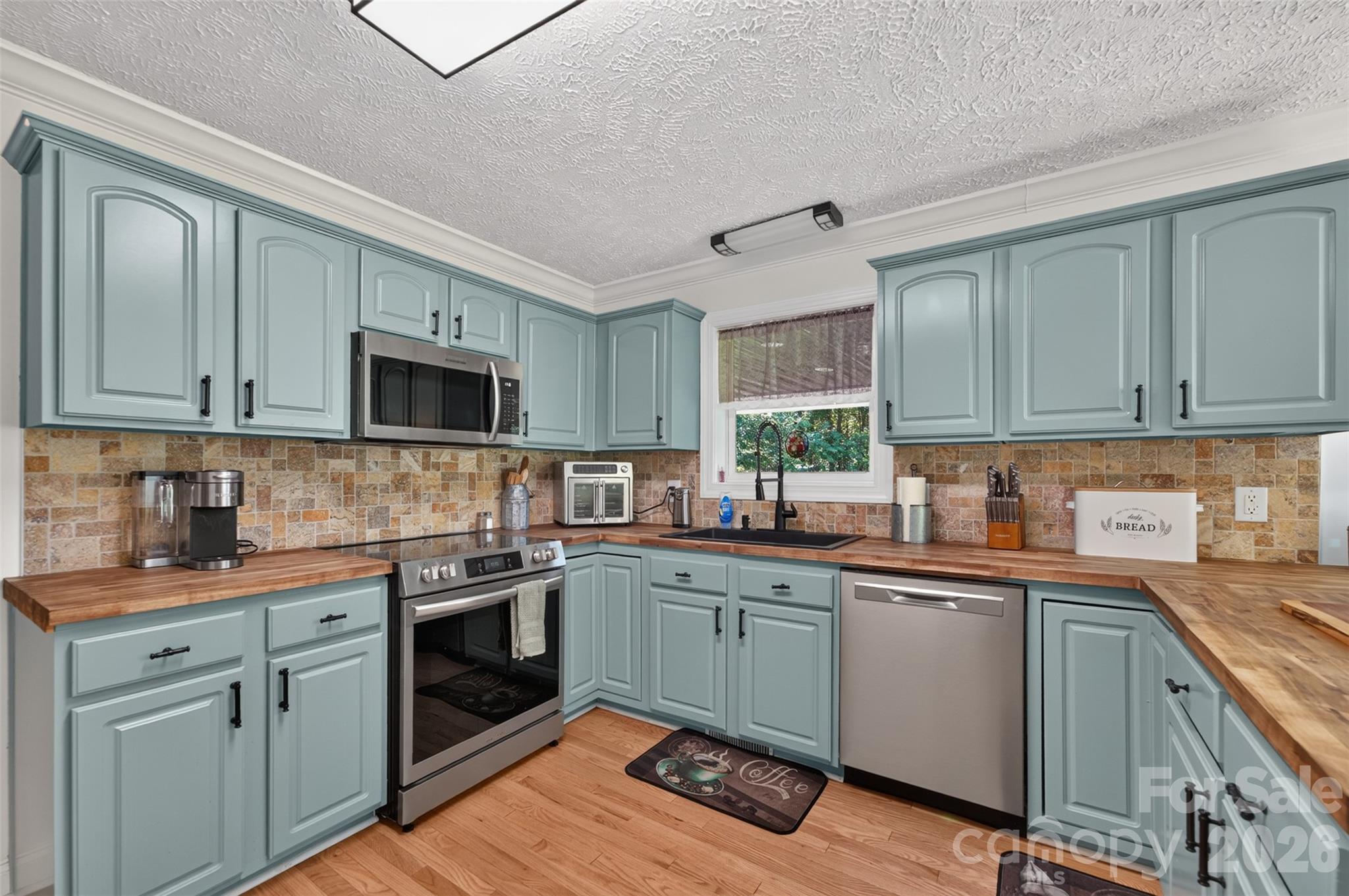 618 Indian Hill Road Property Photo 8