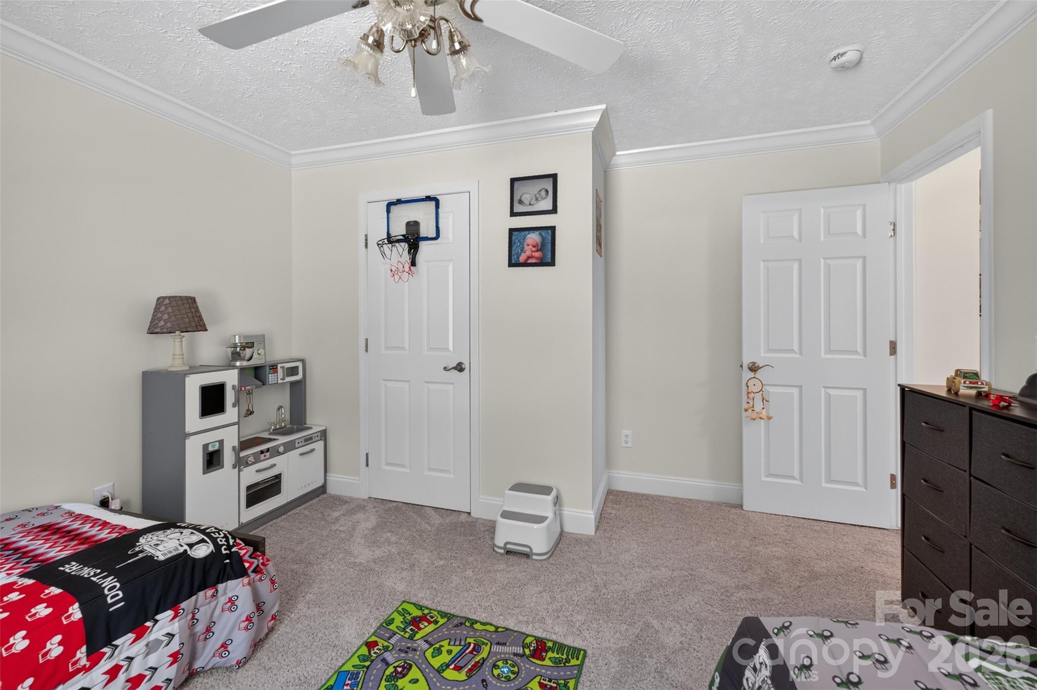 618 Indian Hill Road Property Photo 25