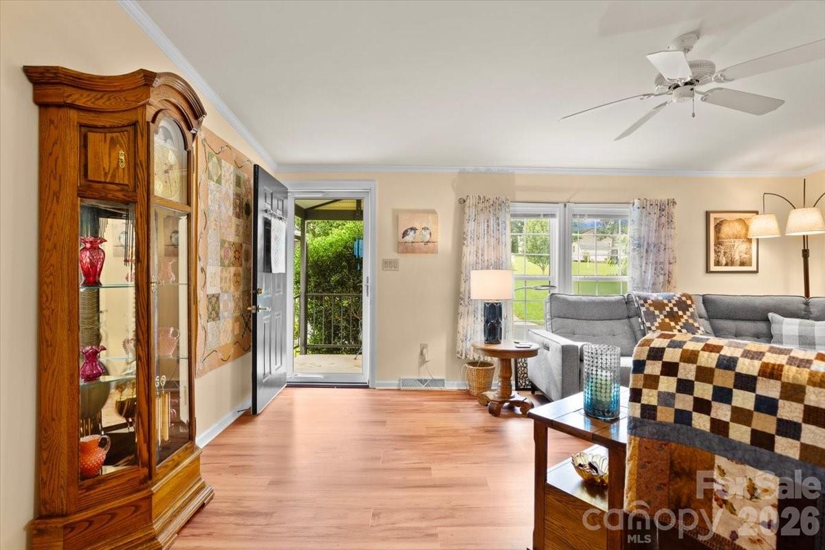 39 Stephanie Lane 13 Property Photo 8