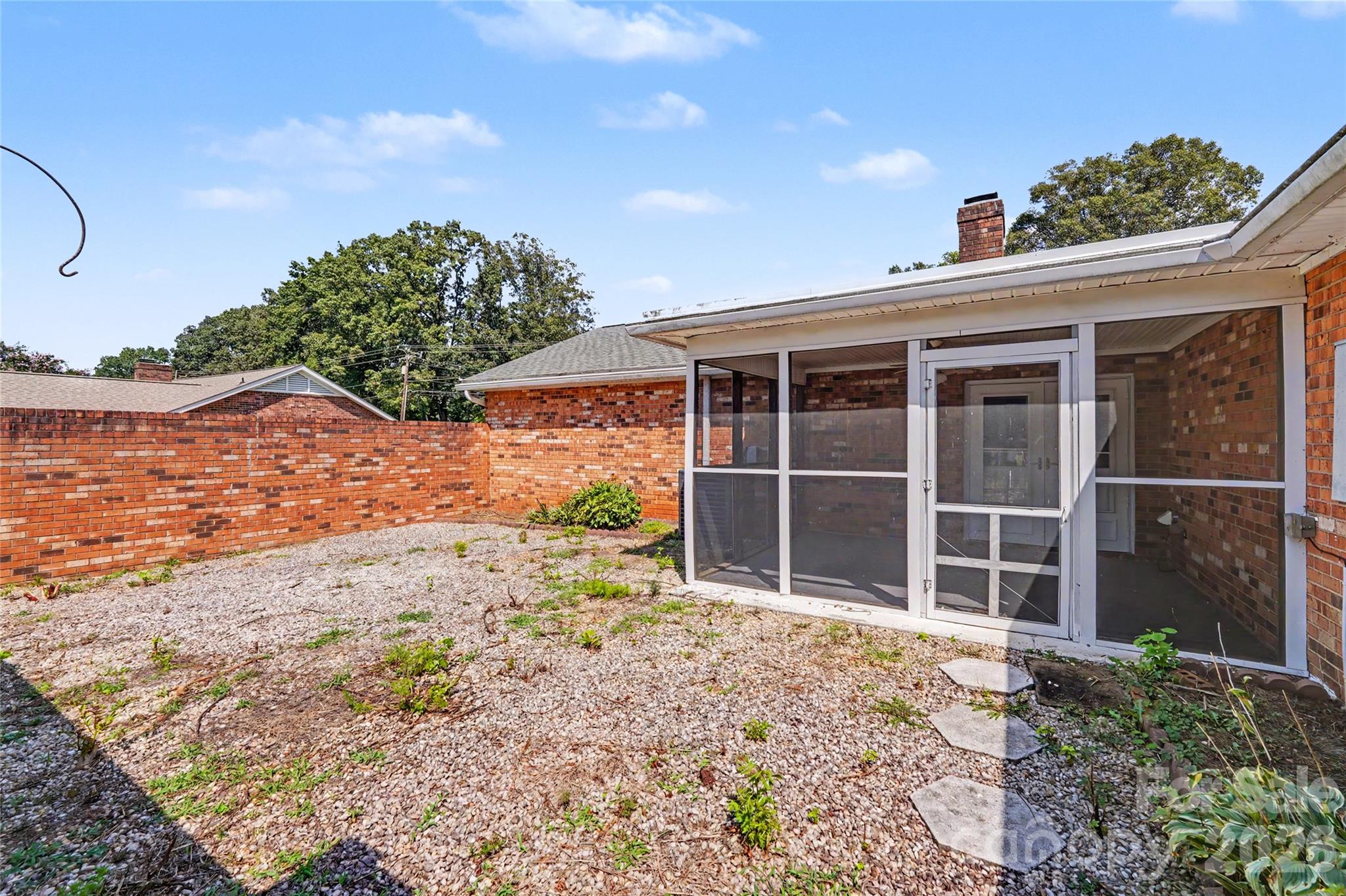 3120 Middlebrook Drive Property Photo 5