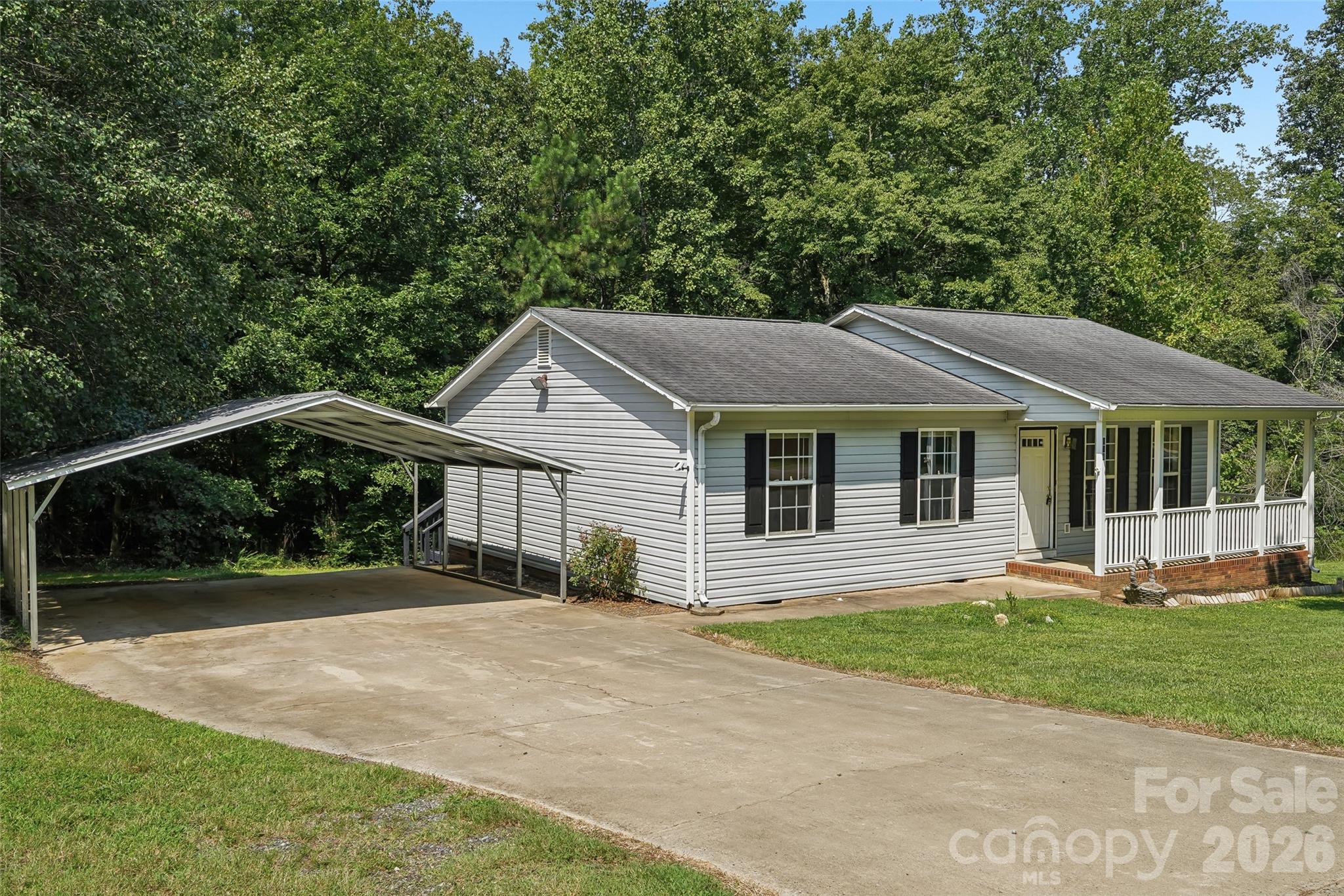 916 Long Branch Road Property Photo 1