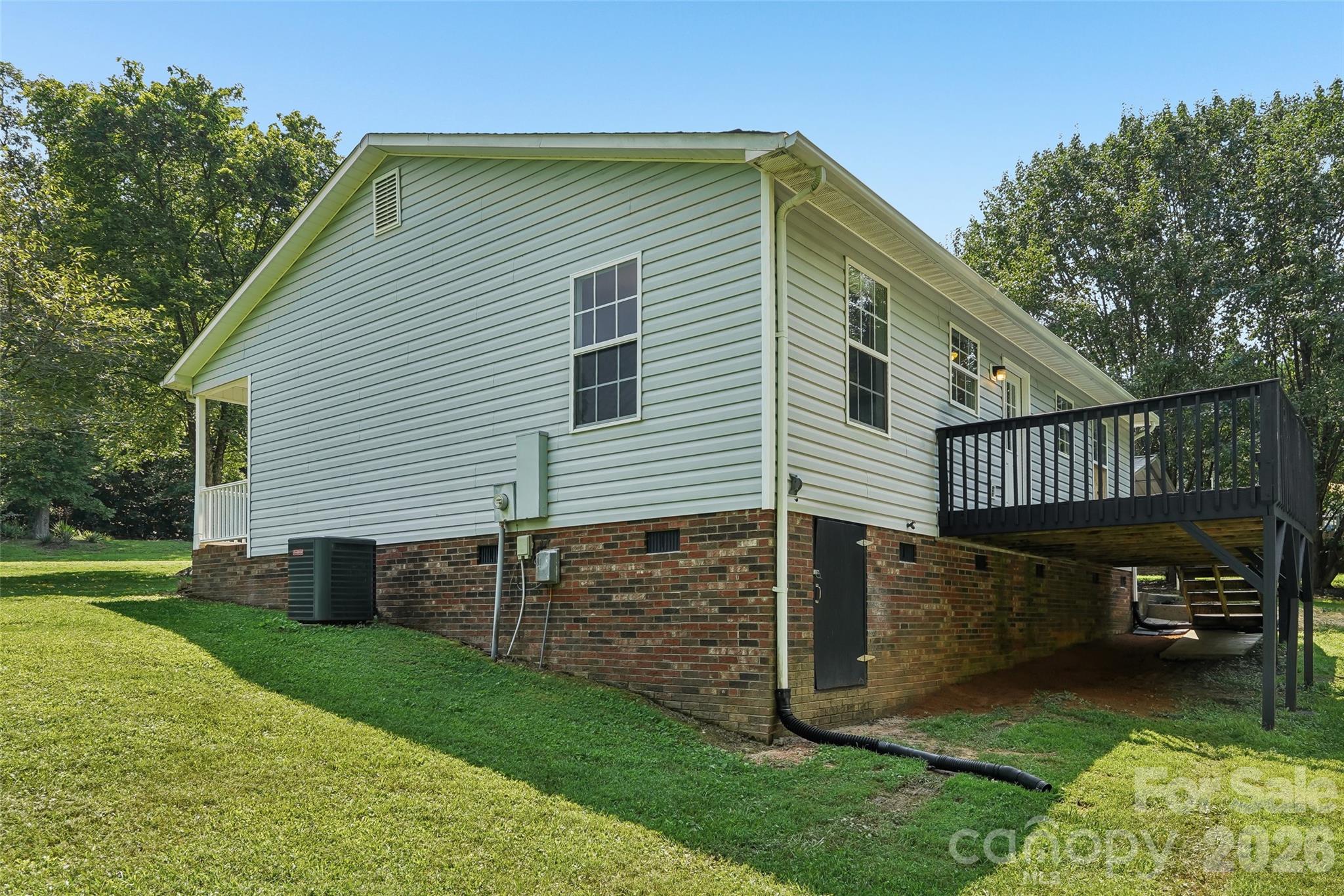 916 Long Branch Road Property Photo 4