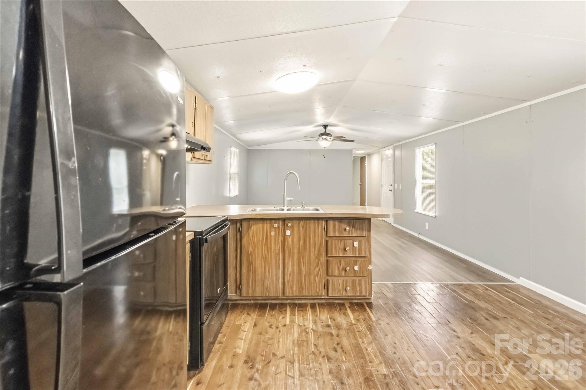 696 Kenwood Lane Property Photo 13