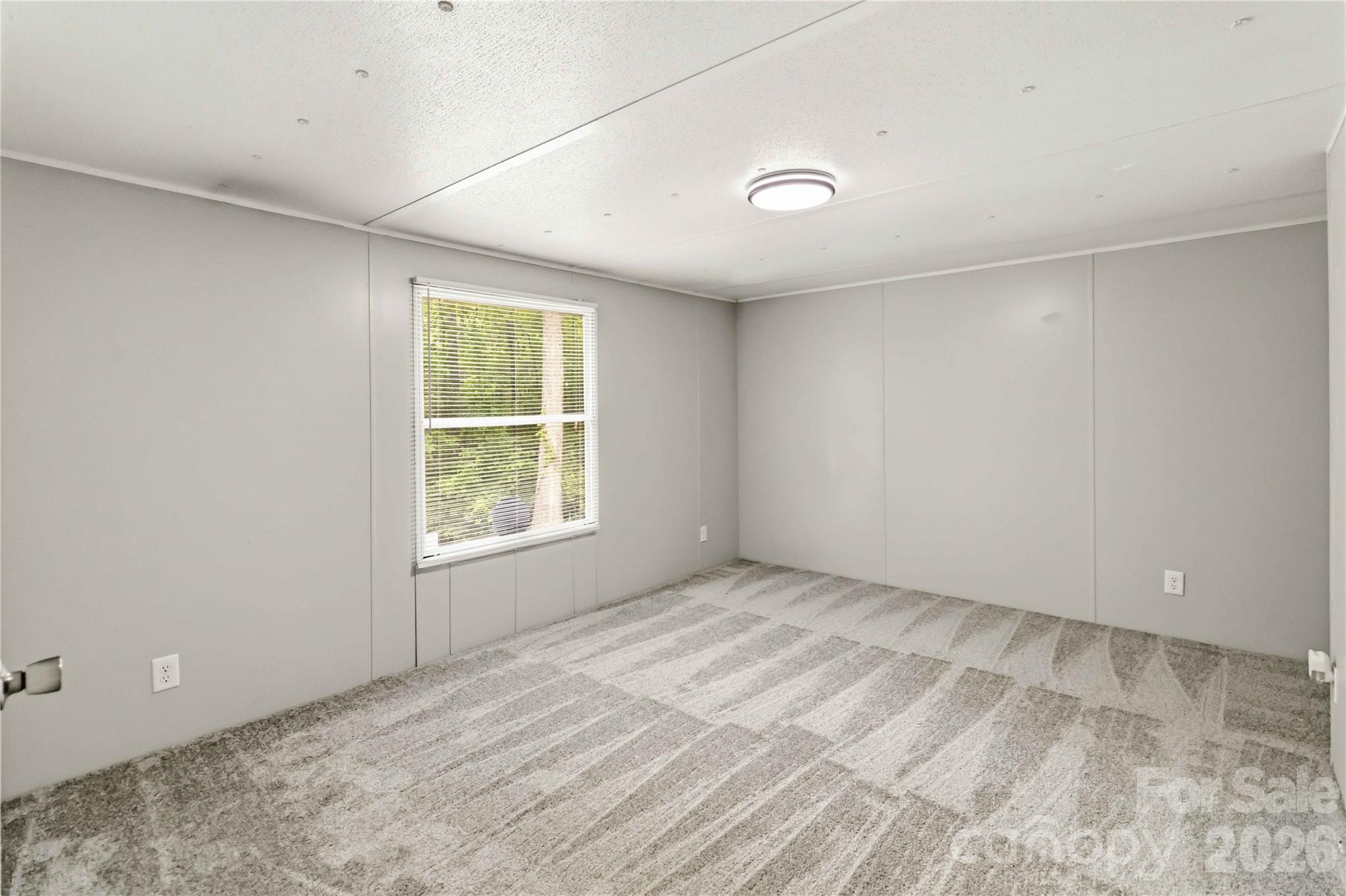 696 Kenwood Lane Property Photo 17
