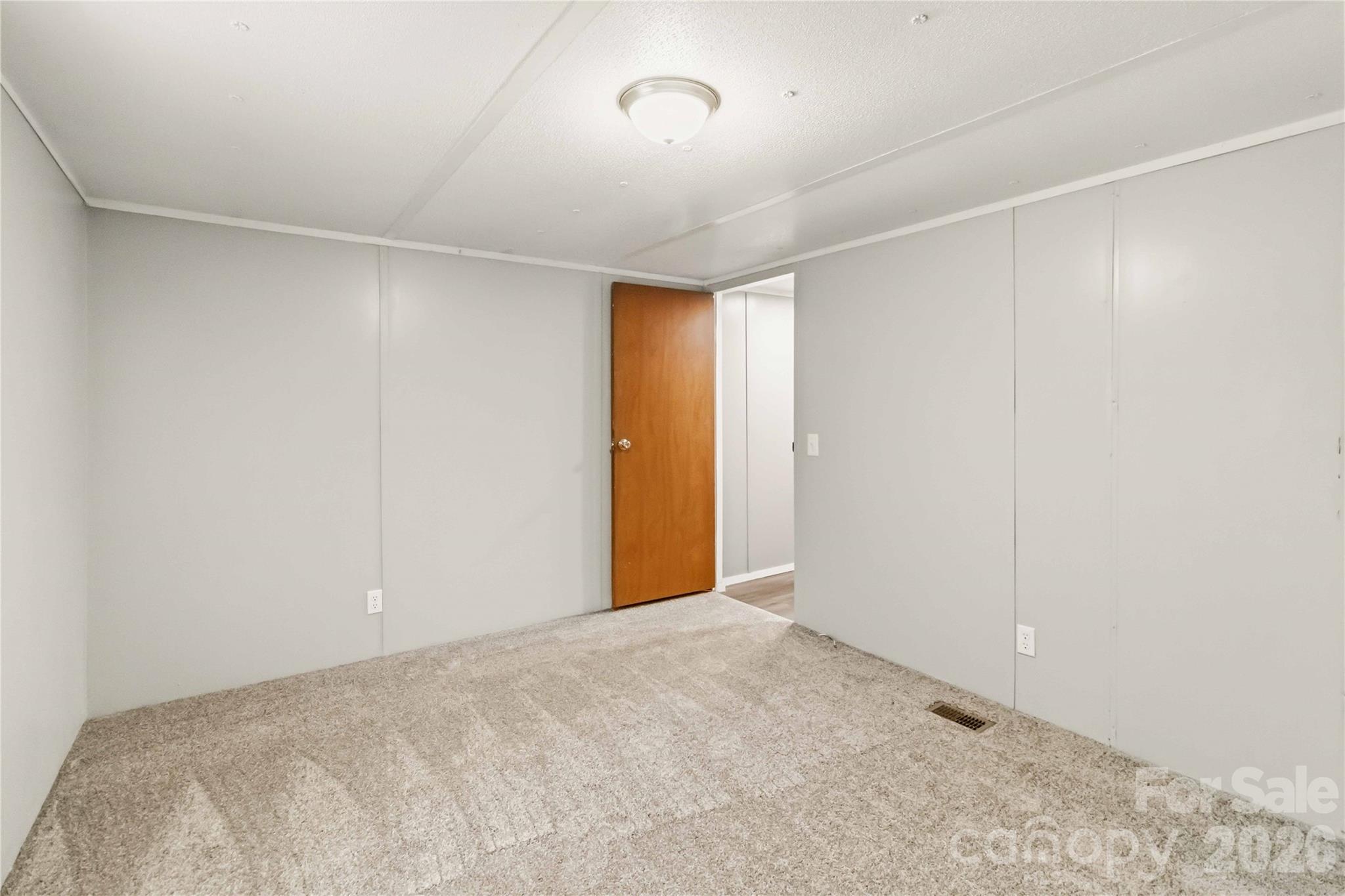 696 Kenwood Lane Property Photo 21