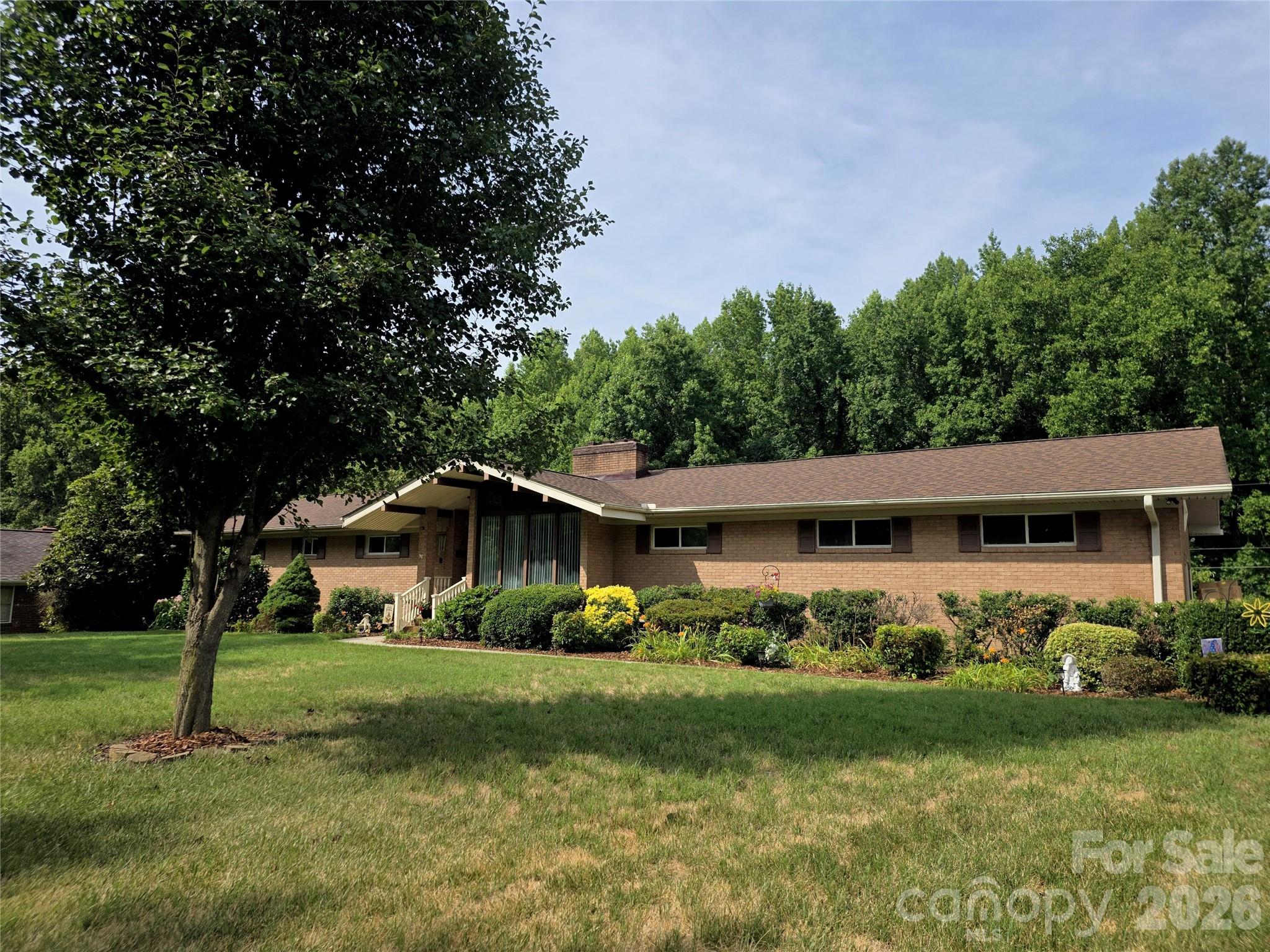 2413 Wedgewood Drive Property Photo 1