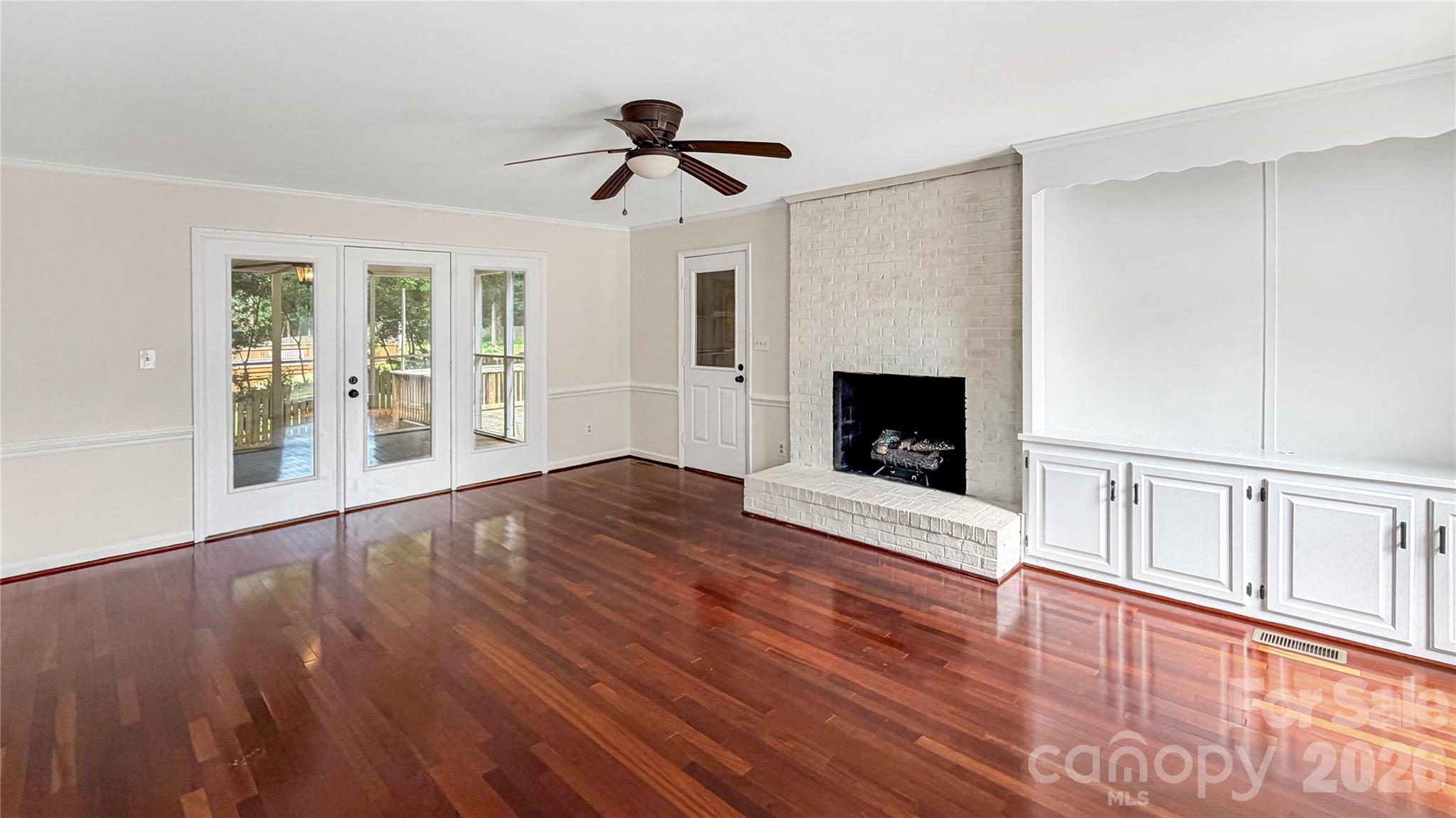 16539 Grapperhall Drive Property Photo 3