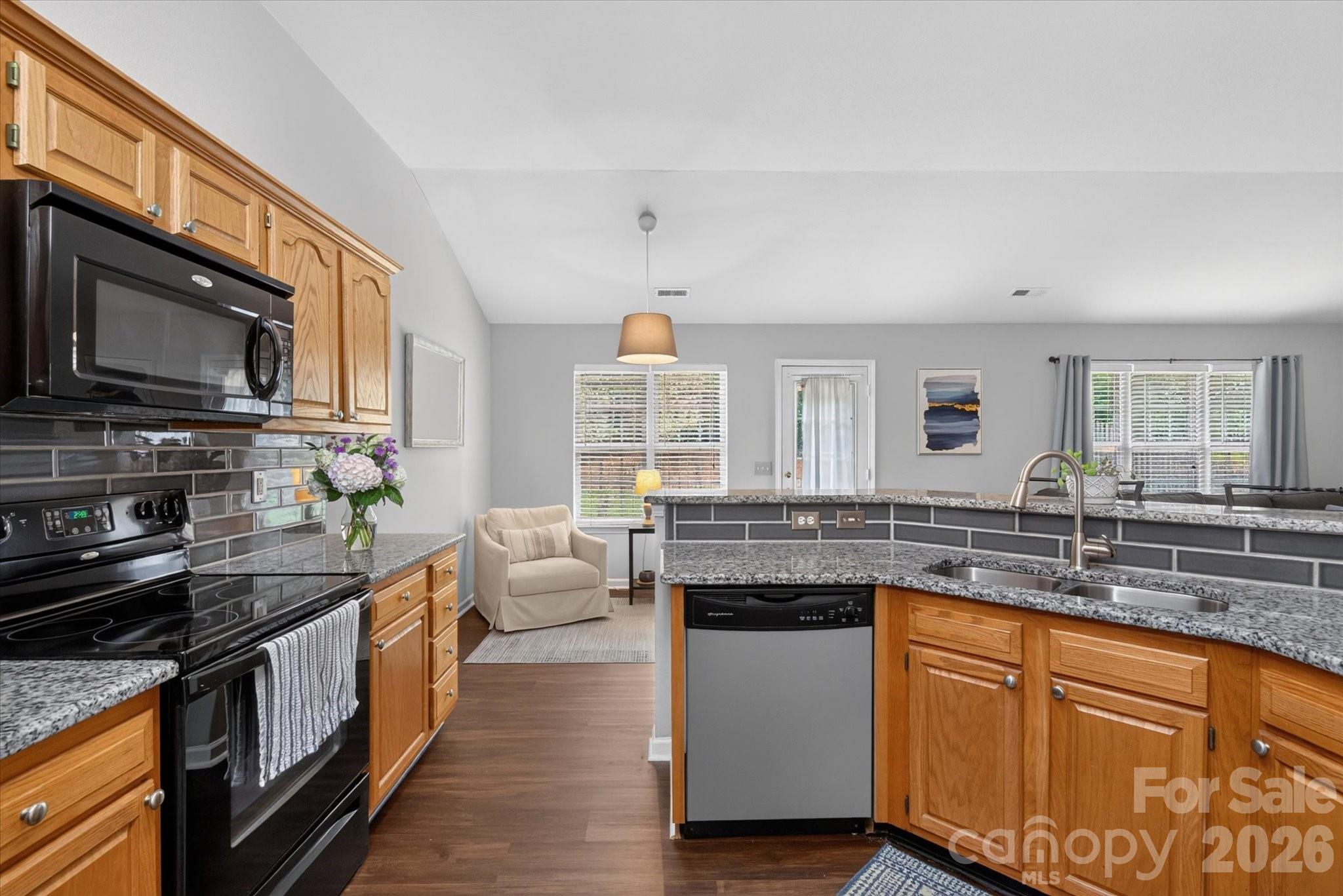 9407 Thatcher Hall Court Property Photo 18