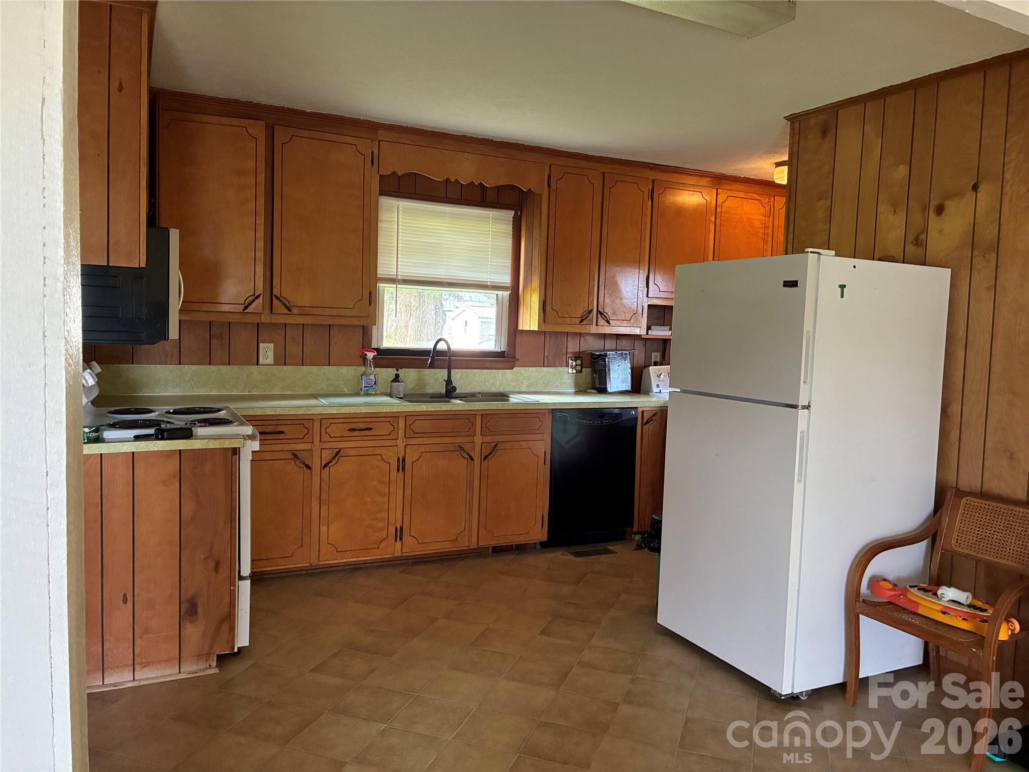 6102 Len Drive Property Photo 13