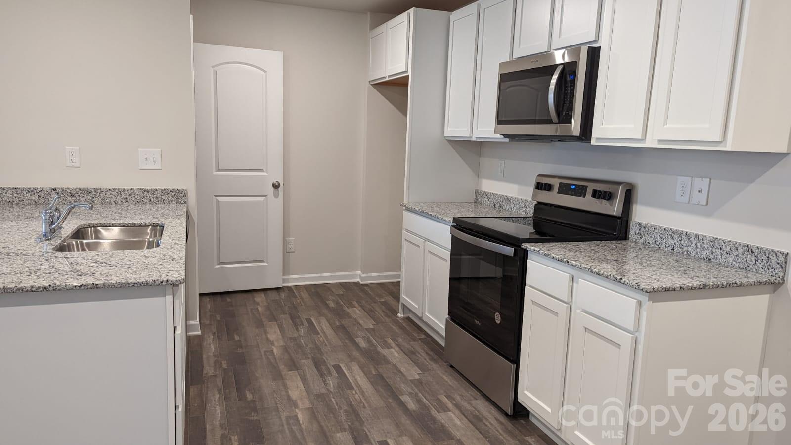 226 Winston Lane Property Photo 6