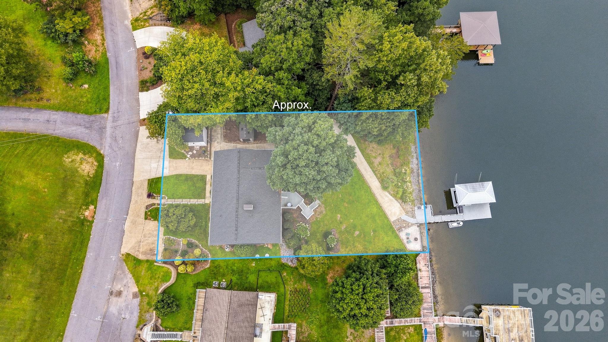 220 Lakeshore Lane Property Photo 4