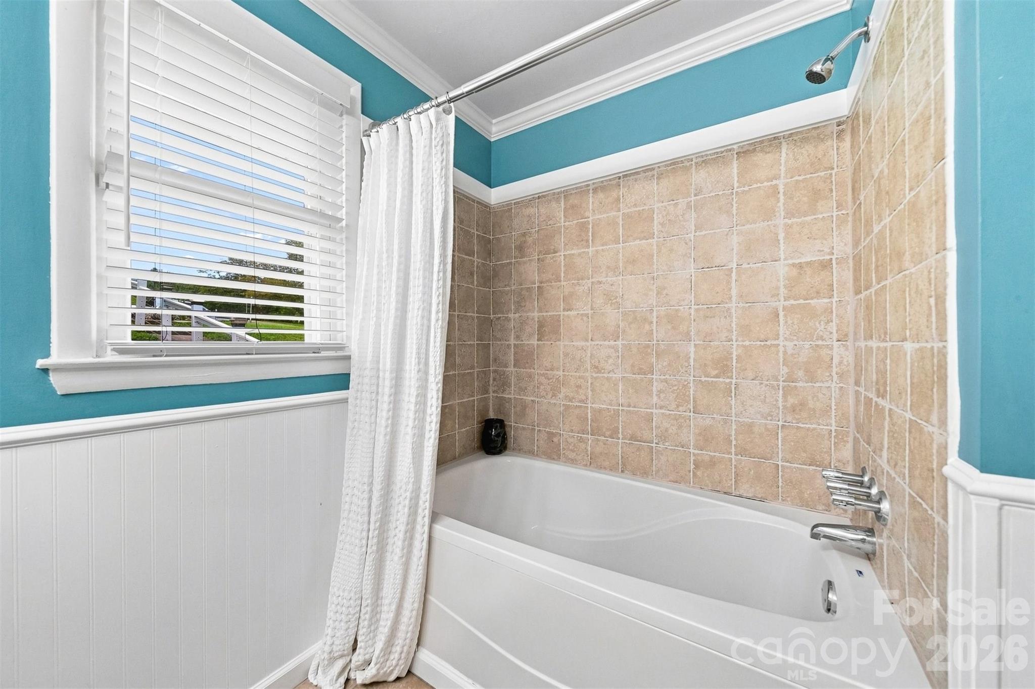 220 Lakeshore Lane Property Photo 33