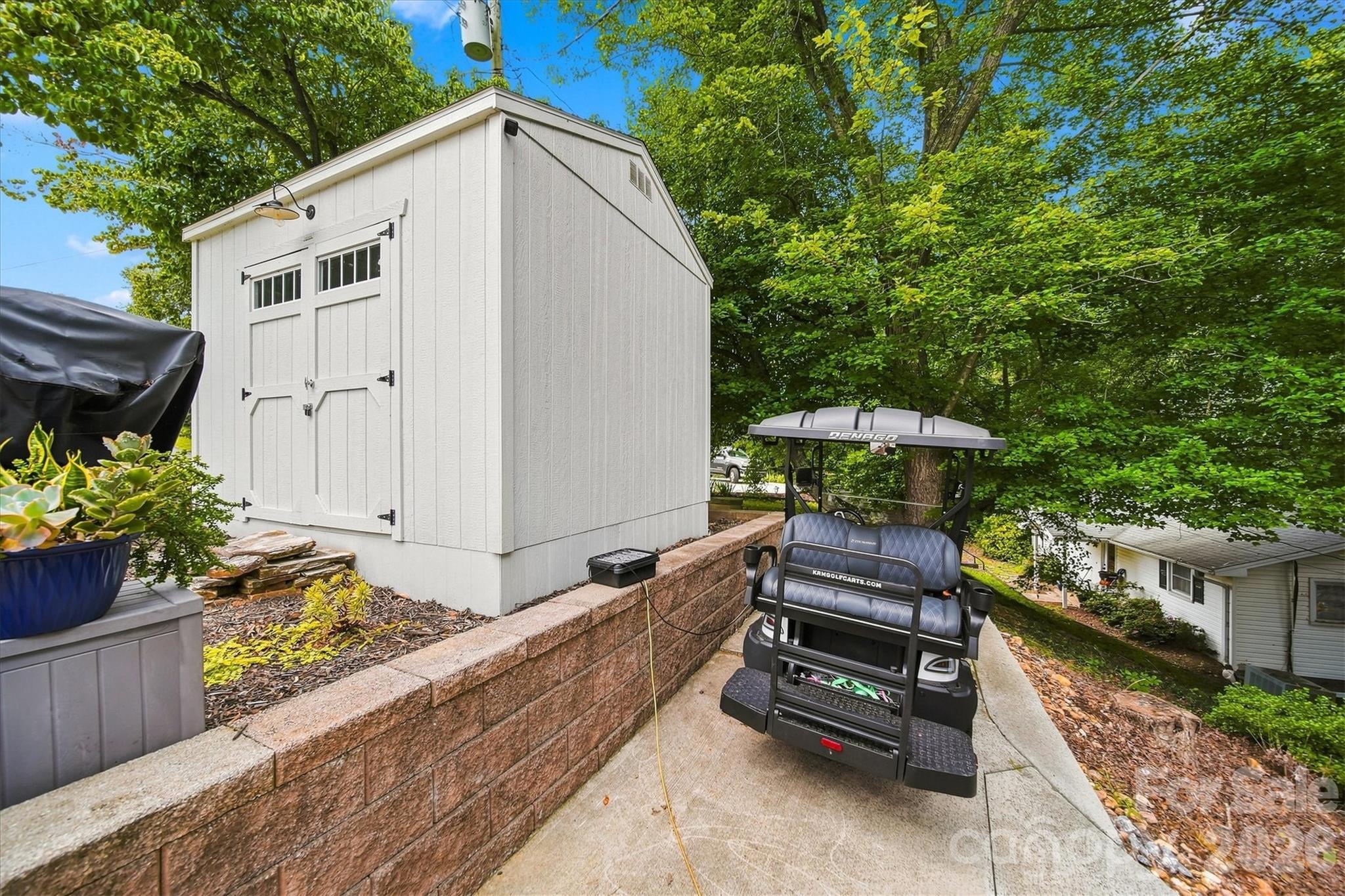 220 Lakeshore Lane Property Photo 37
