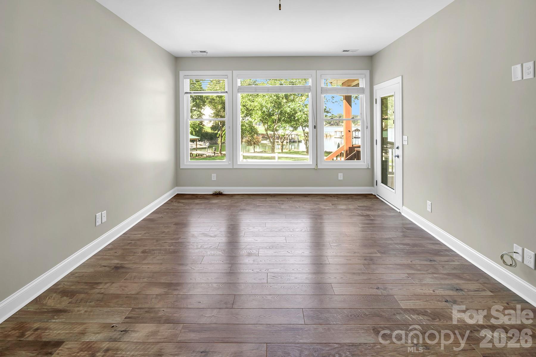 3825 Chevlot Hills Road Property Photo 10