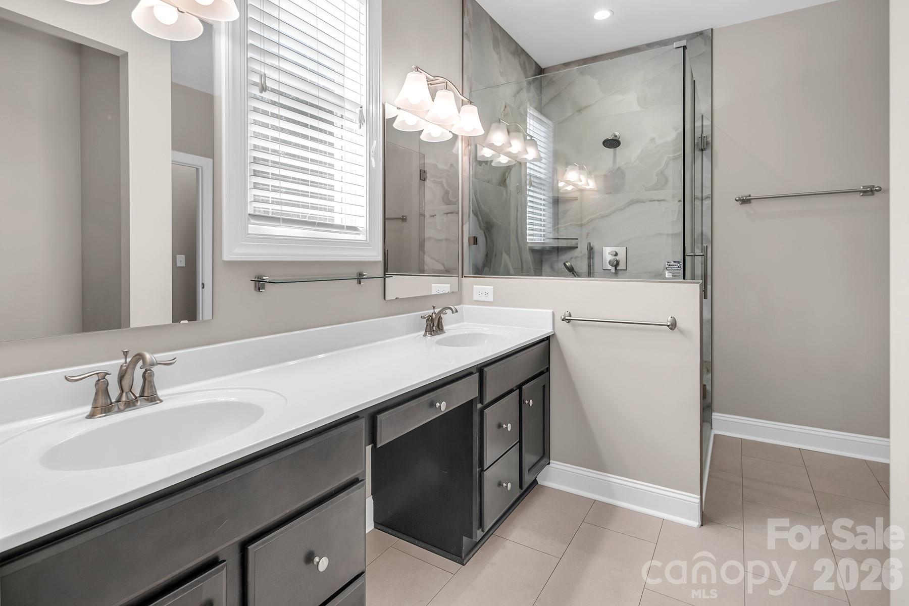 3825 Chevlot Hills Road Property Photo 11