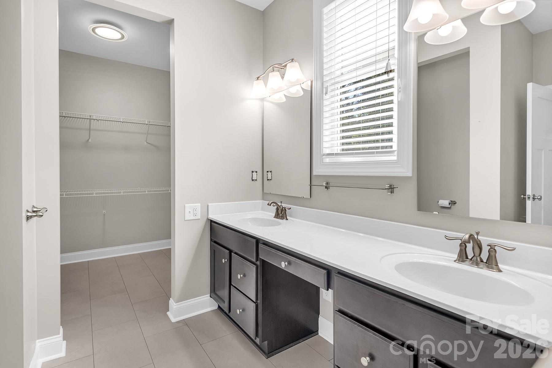 3825 Chevlot Hills Road Property Photo 12
