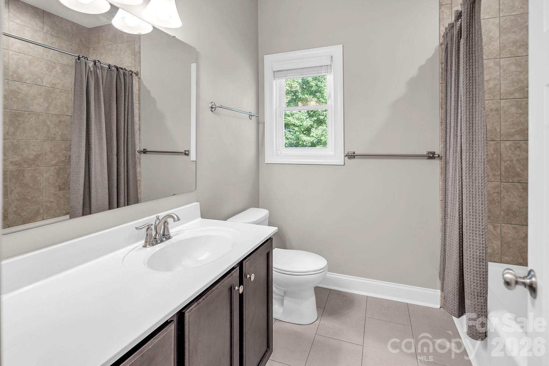 3825 Chevlot Hills Road Property Photo 14