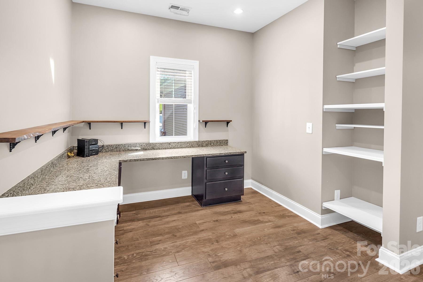 3825 Chevlot Hills Road Property Photo 19