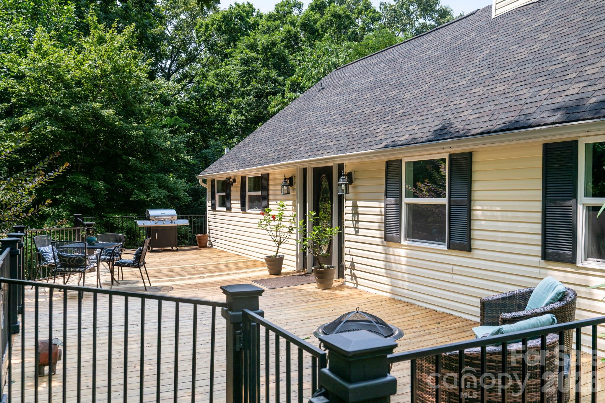 219 Echo Mountain View Road Property Photo 7