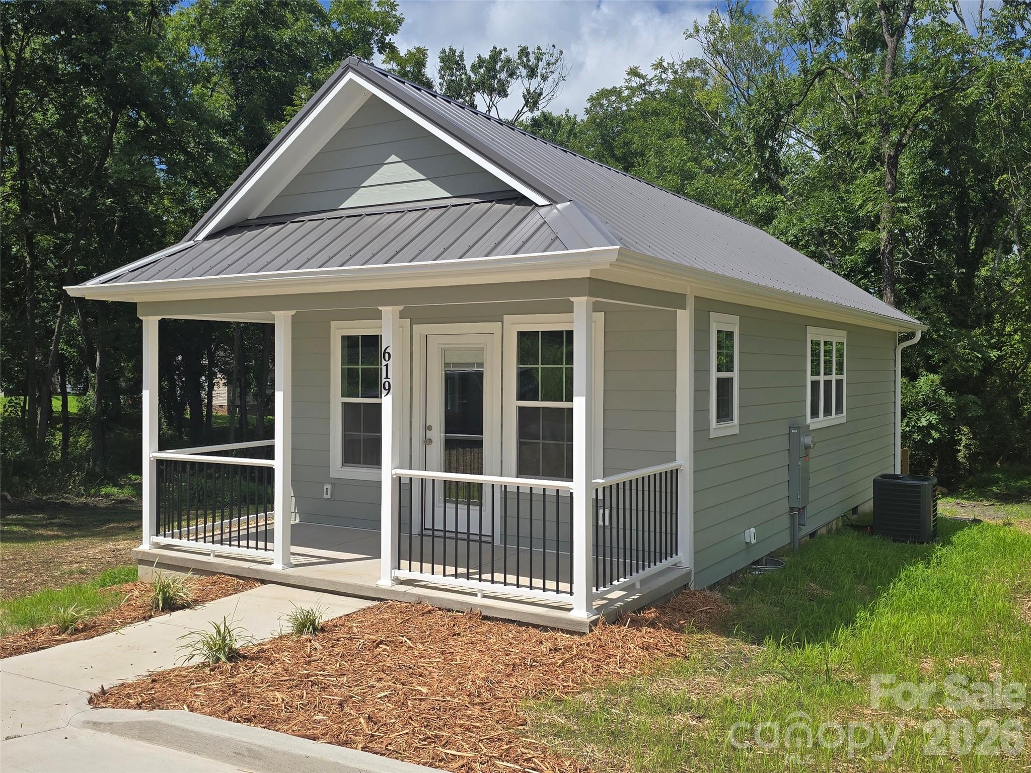 619 Railroad Avenue Property Photo 1
