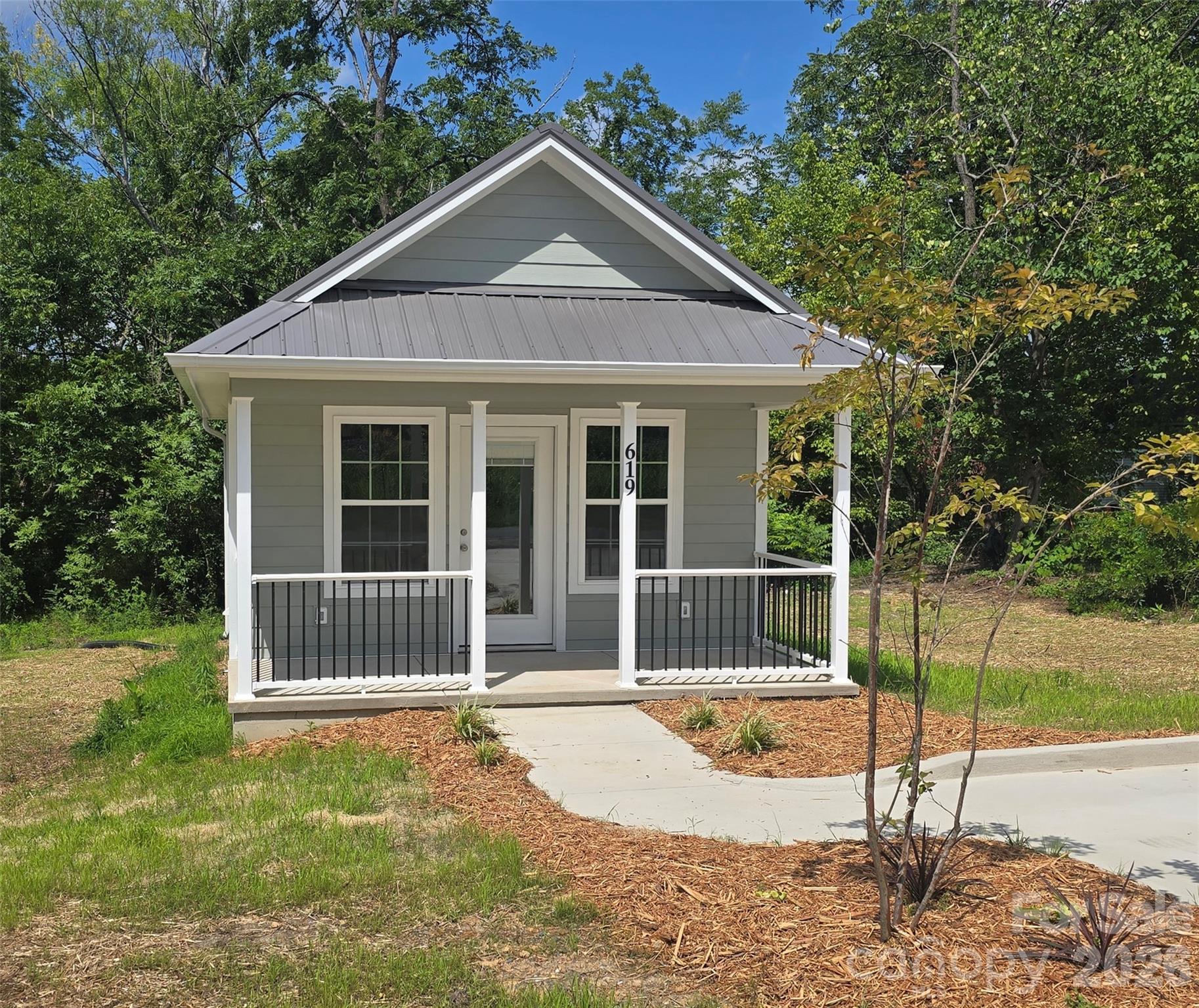 619 Railroad Avenue Property Photo 2