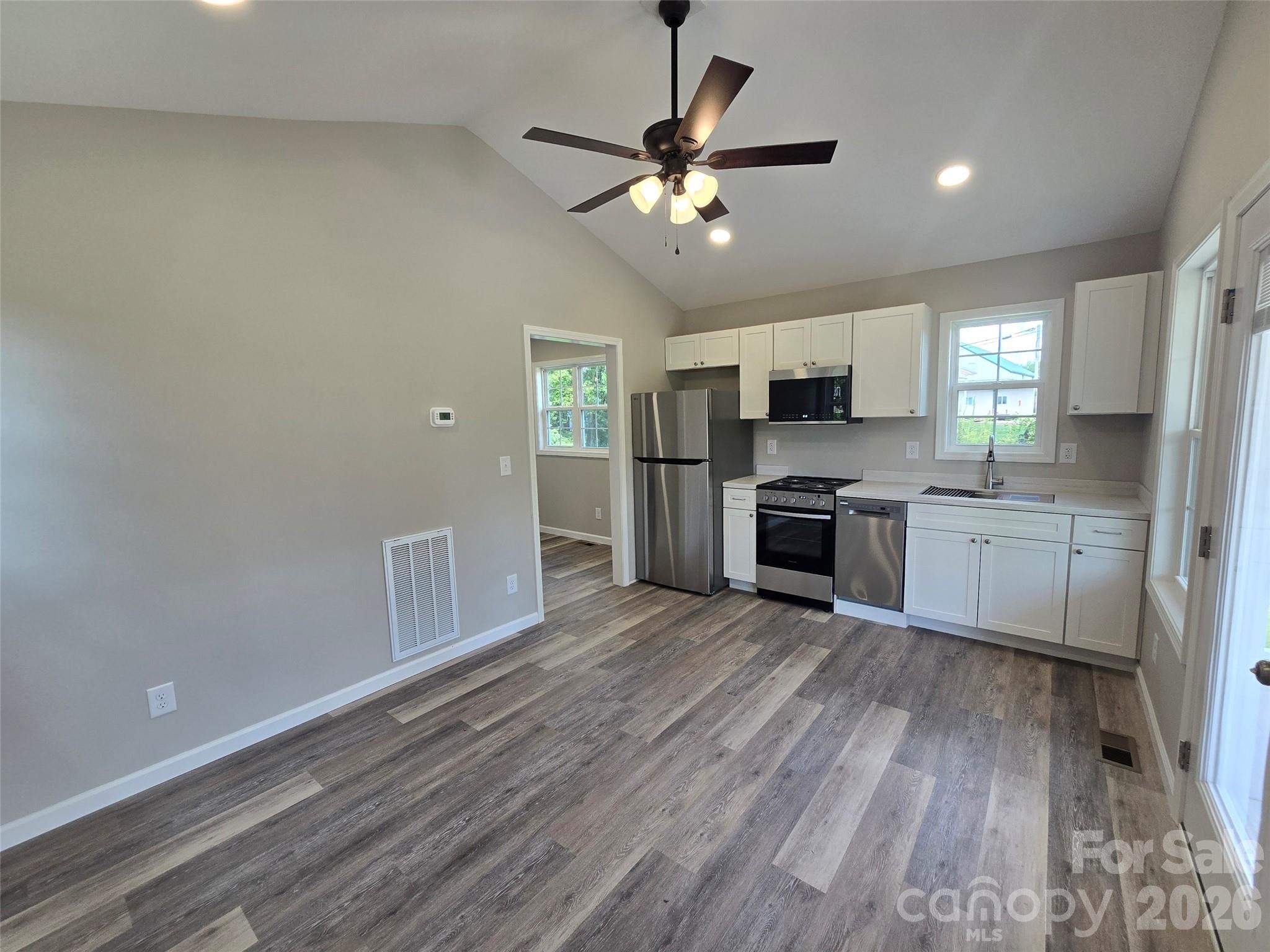 619 Railroad Avenue Property Photo 3