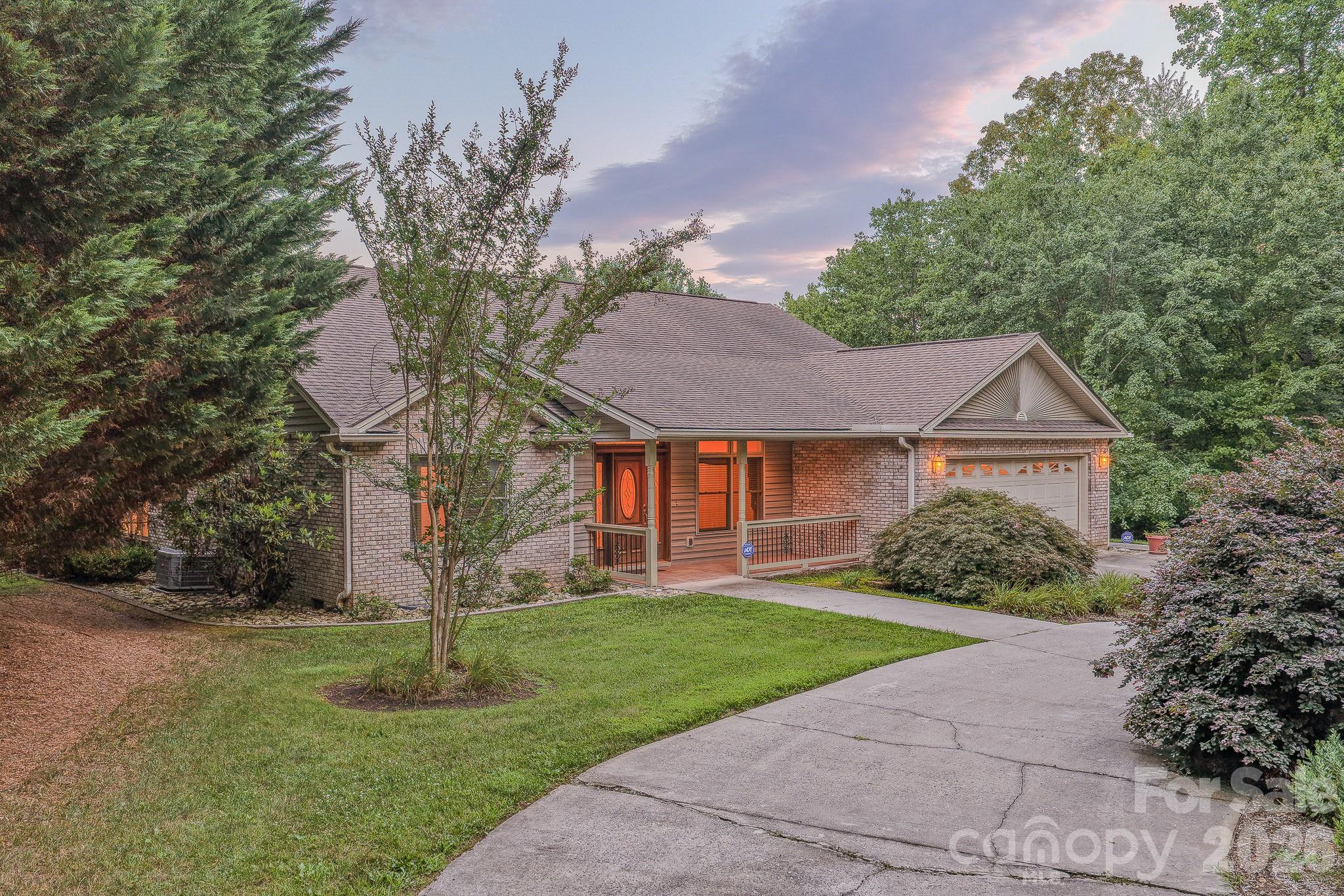 5 Kari Circle Property Photo 1